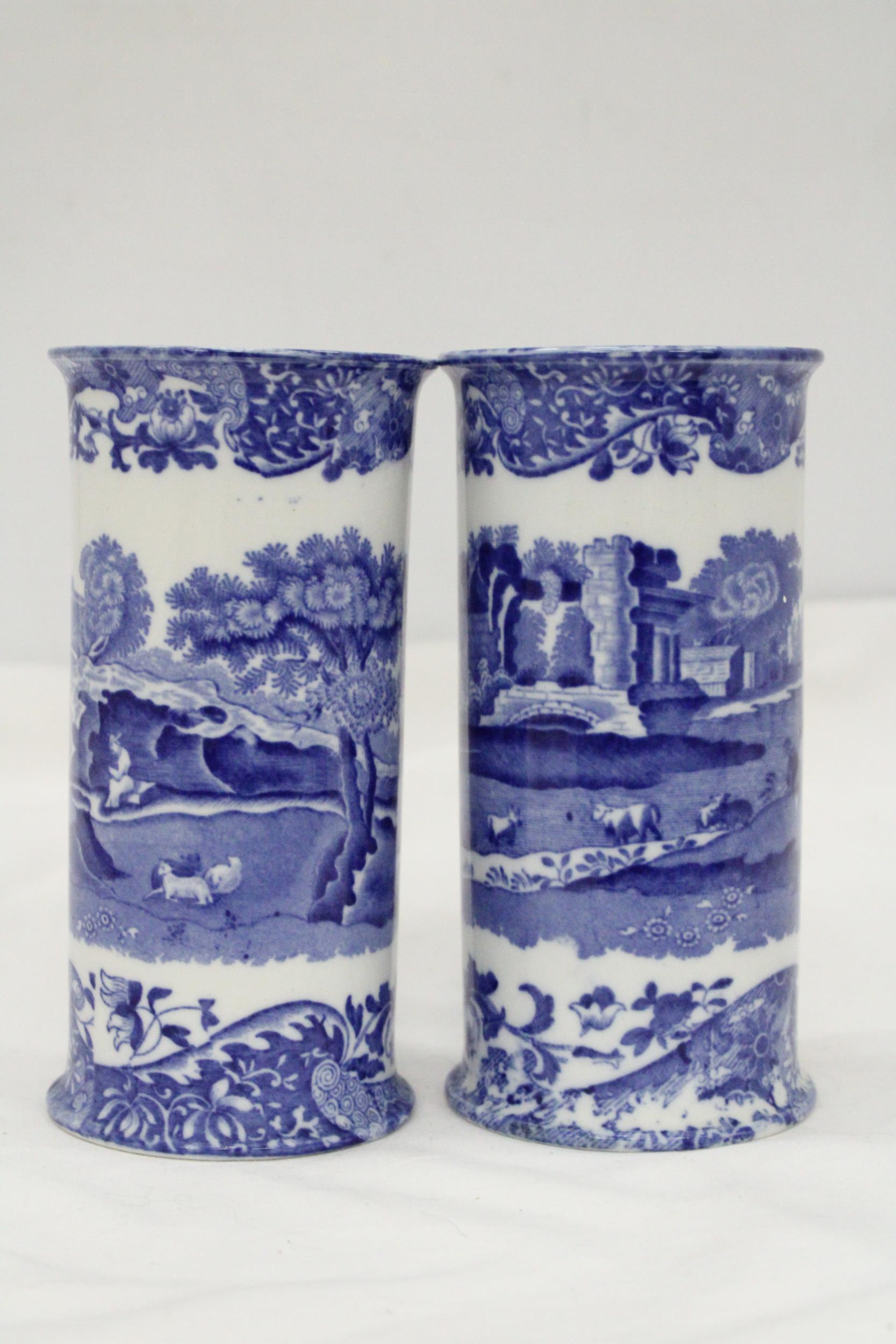 A PAIR OF COPELAND SPODE, 'ITALIAN' CYLINDER VASES, HEIGHT 15CM - Image 3 of 5