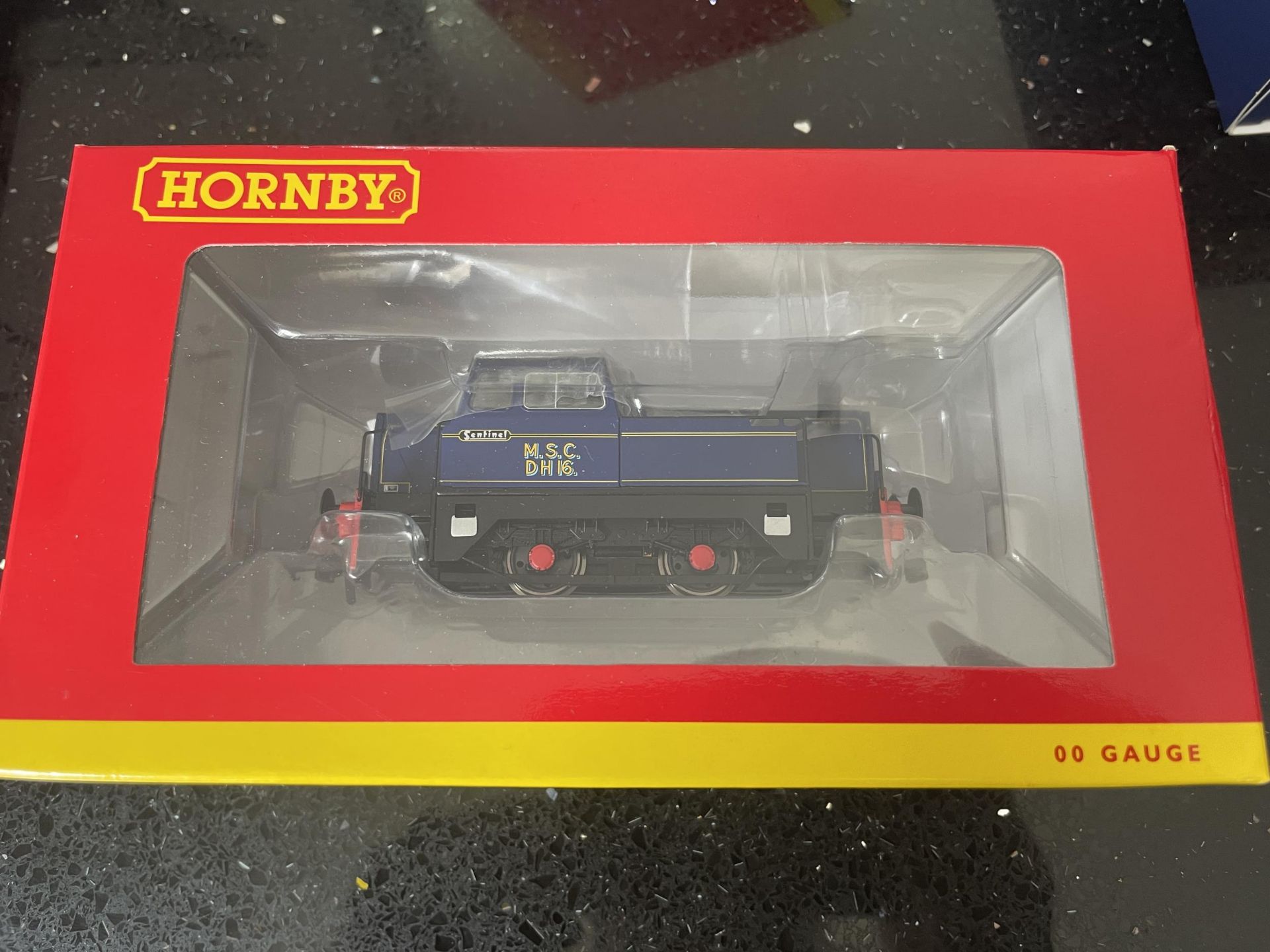 A BOXED HORNBY 00 GAUGE DH SENTINEL MSC DIESEL LOCOMOTIVE