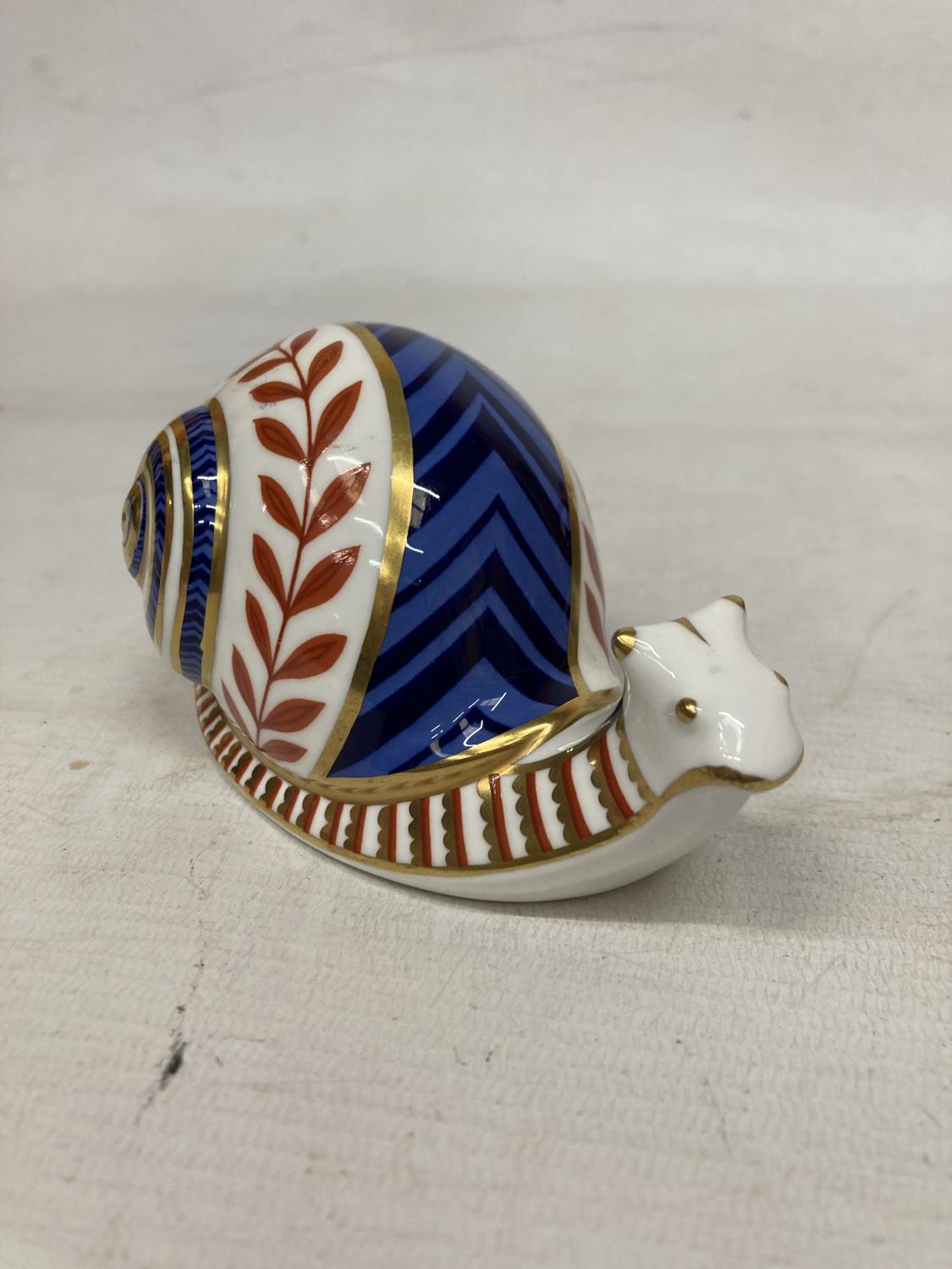 A ROYAL CROWN DERBY SNAIL (SECOND) - Image 2 of 6