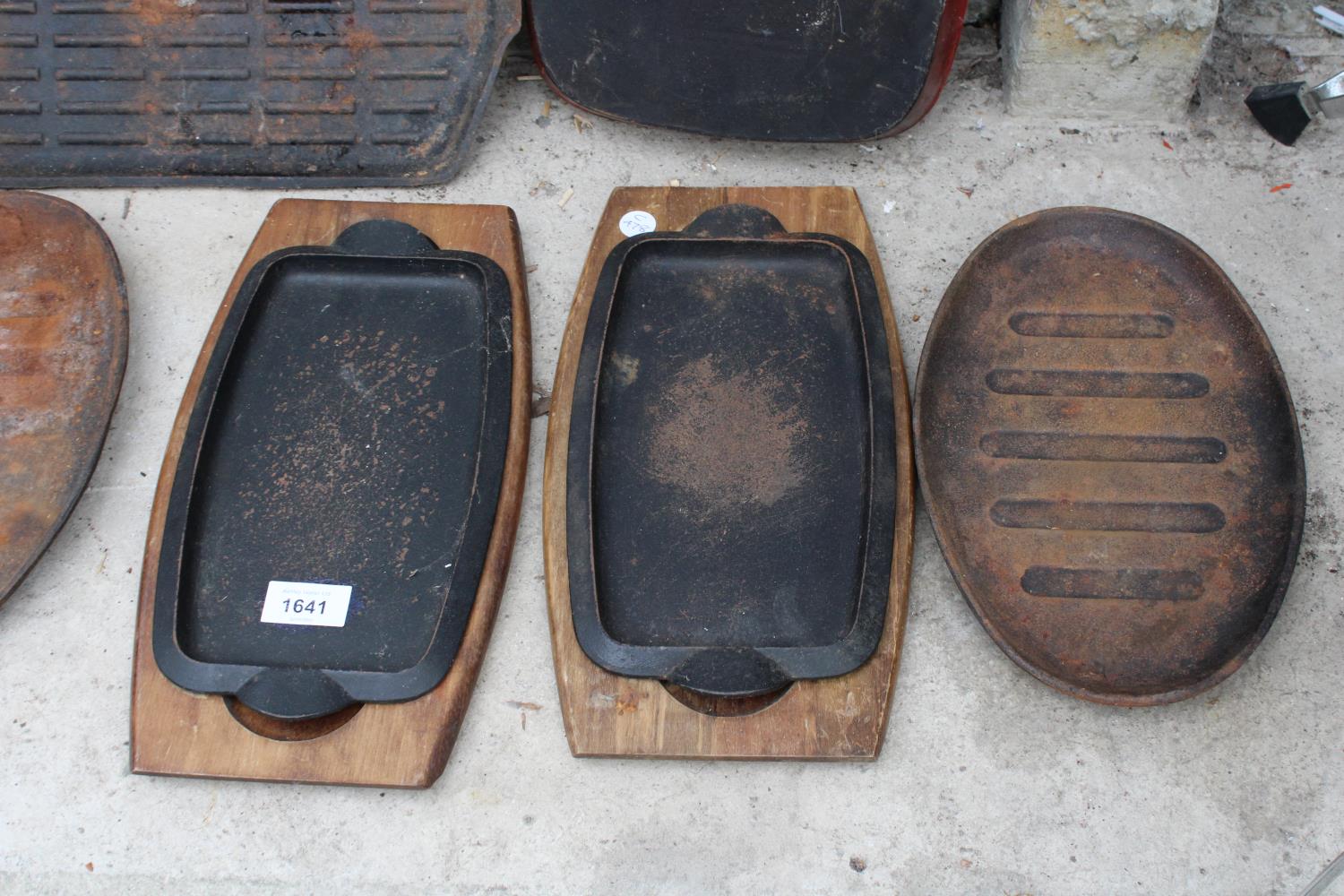 AN ASSORTMENT OF CAST IRON SKILLET PANS - Image 2 of 3