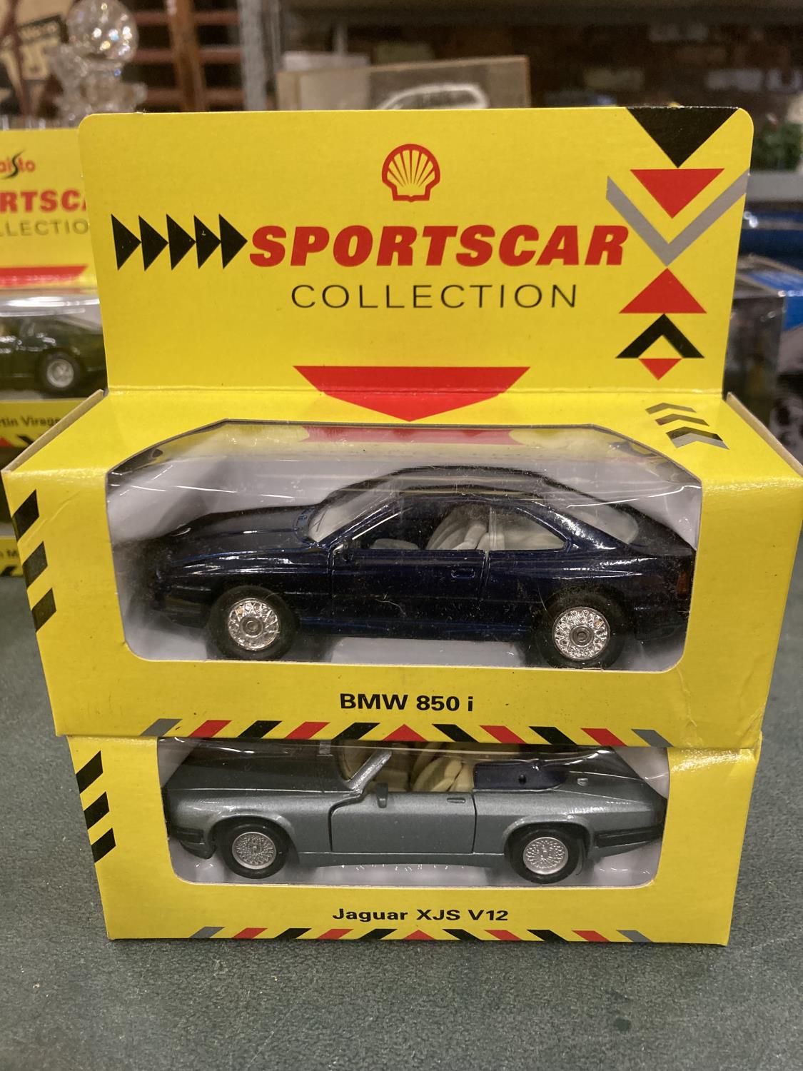AN ASSORTMENT OF BOXED MODEL CARS TO INCLUDE A CORGI TOYS JAMES BOND ASTON MARTIN D.B.5 AND A NEW - Image 5 of 9