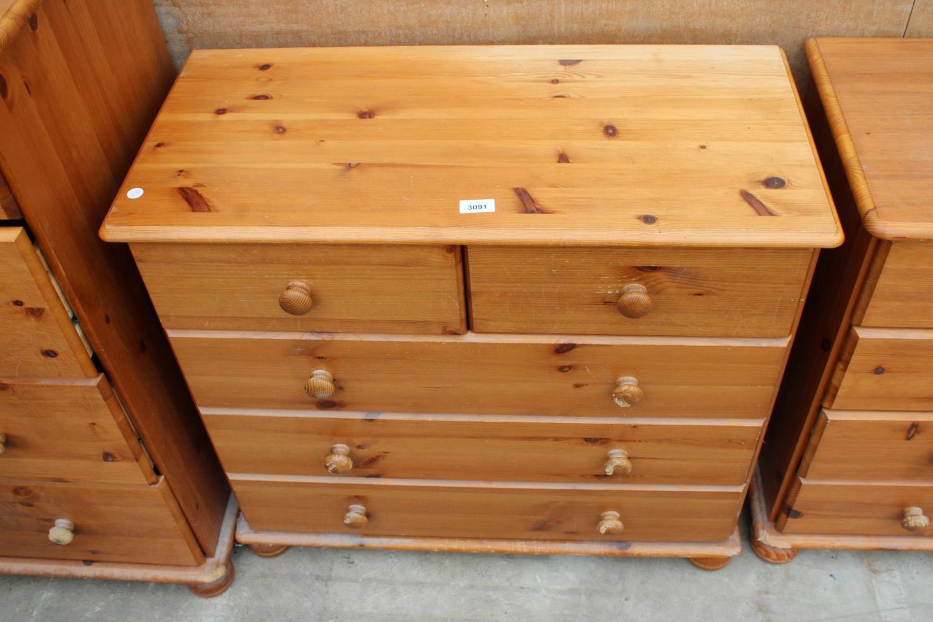 A MODERN PINE CHEST OF TWO SHORT AND THREE LONG DRAWERS, 32" WIDE