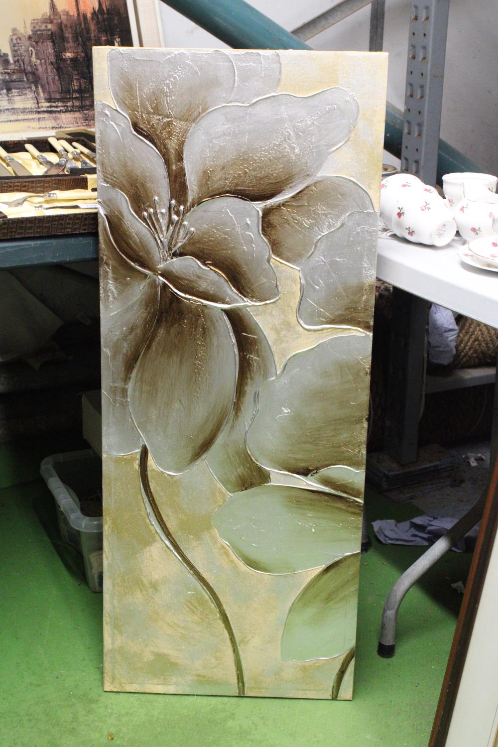 A MODERN WALL HANGING WITH 3-D VASE, 40CM X 100CM - Image 4 of 4