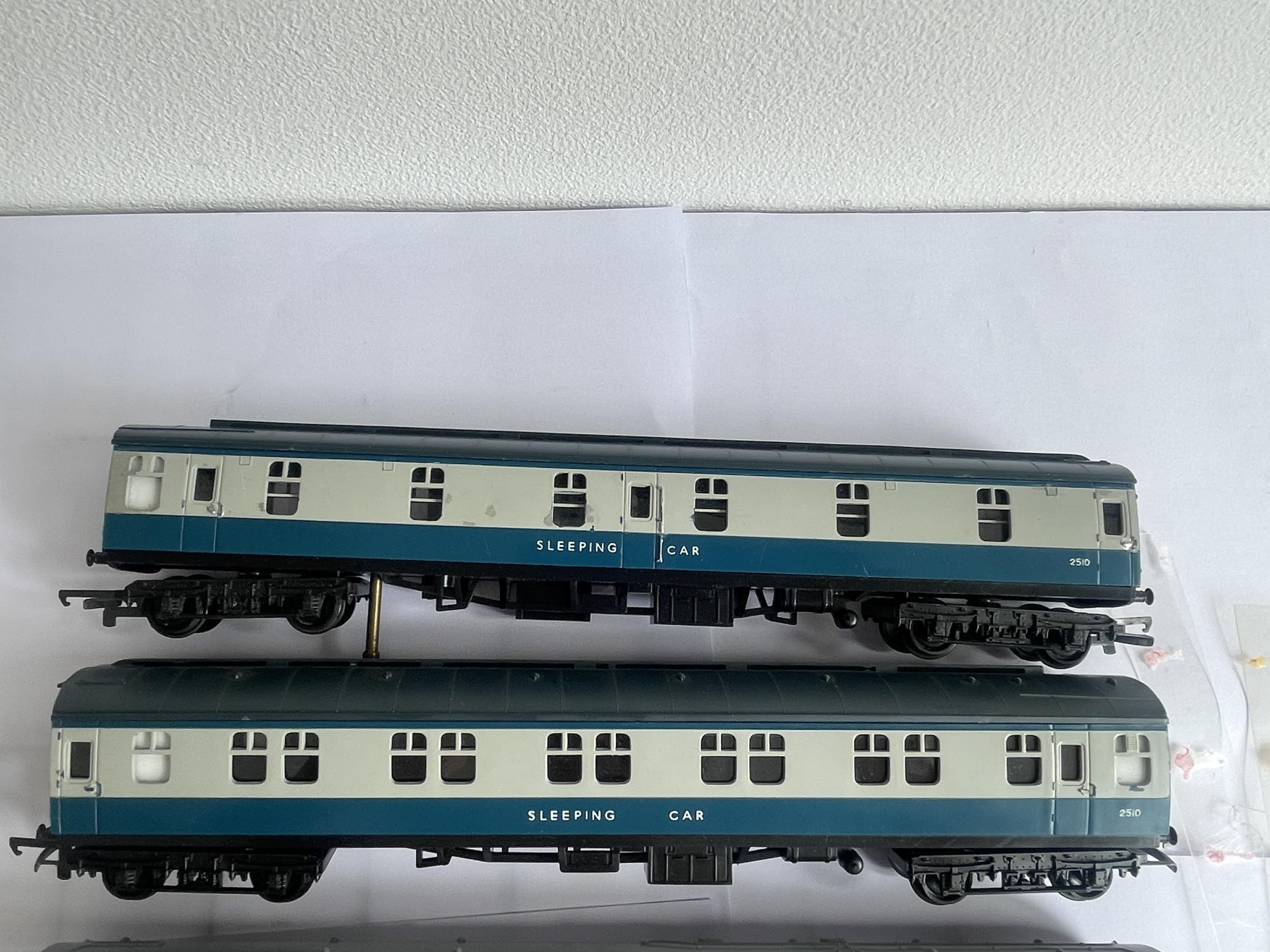 FIVE 00 GAUGE PASSENGER CARRIAGES THREE MARKED TRIANG - Image 2 of 3