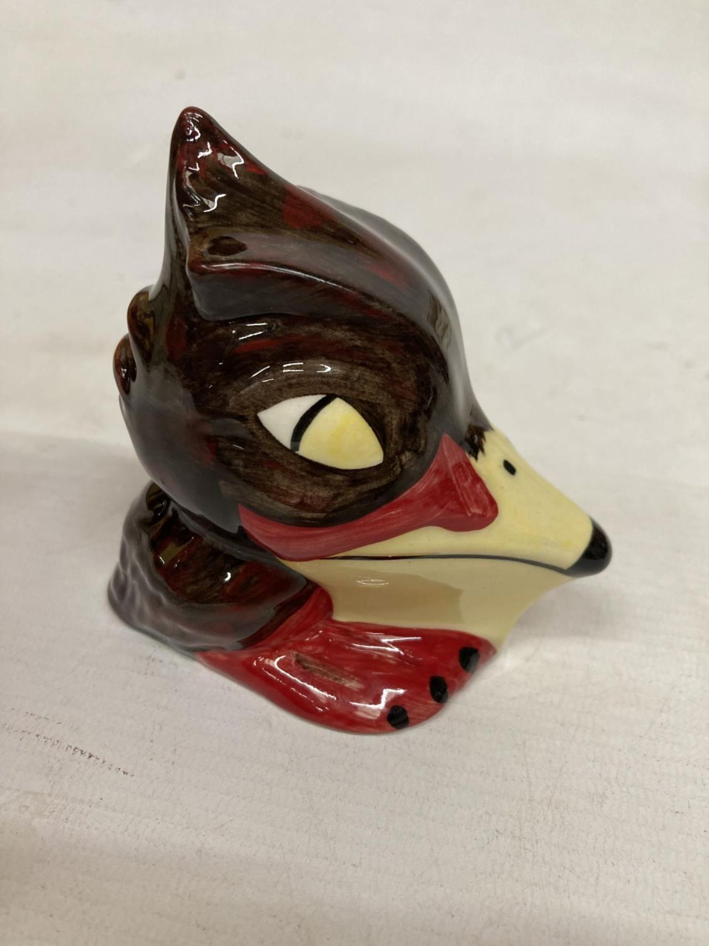 A LORNA BAILEY HAND PAINTED AND SIGNED SMALL BIRD PELICAN - Image 3 of 5
