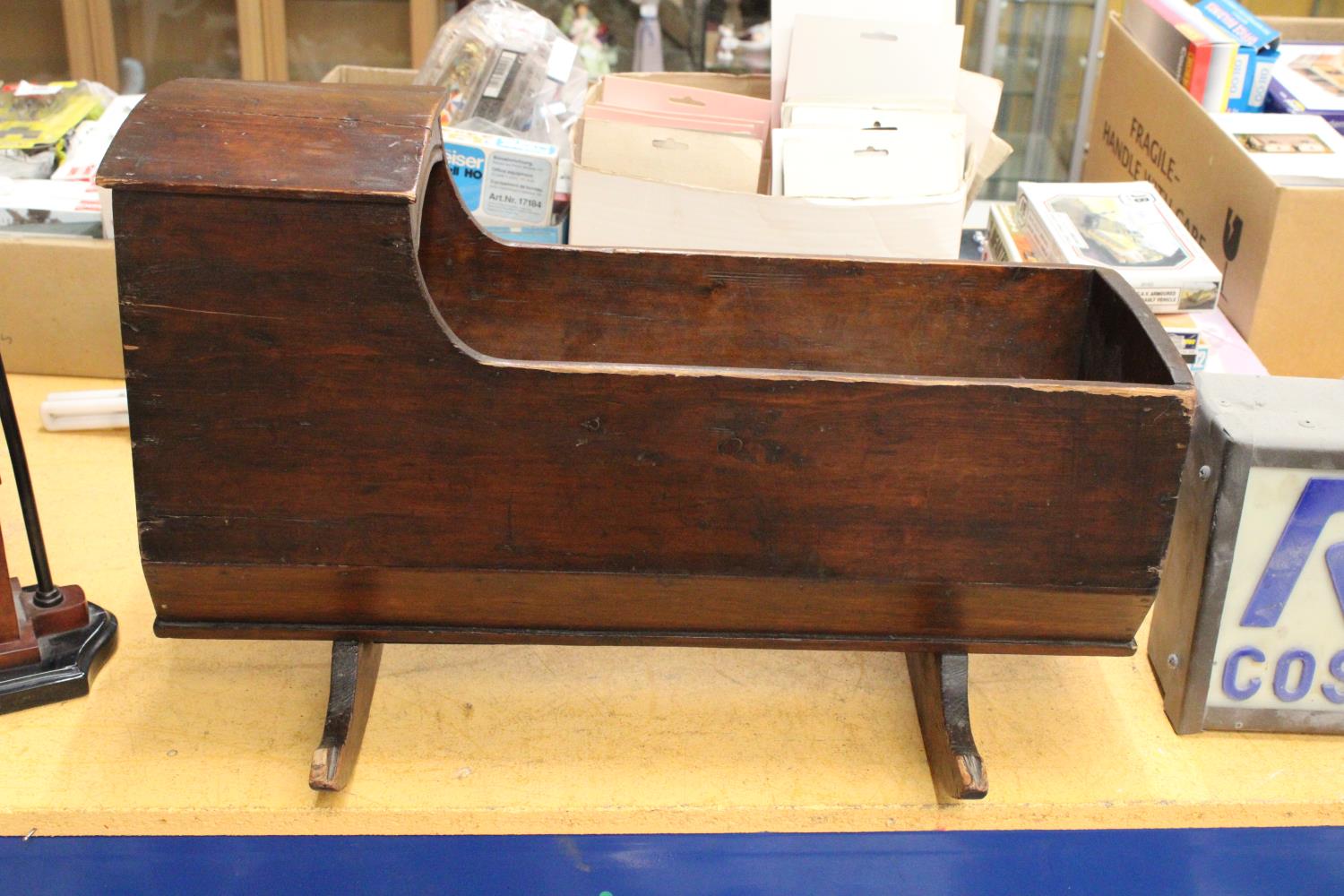 A VICTORIAN WOODEN ROCKING CRADLE - Image 2 of 6