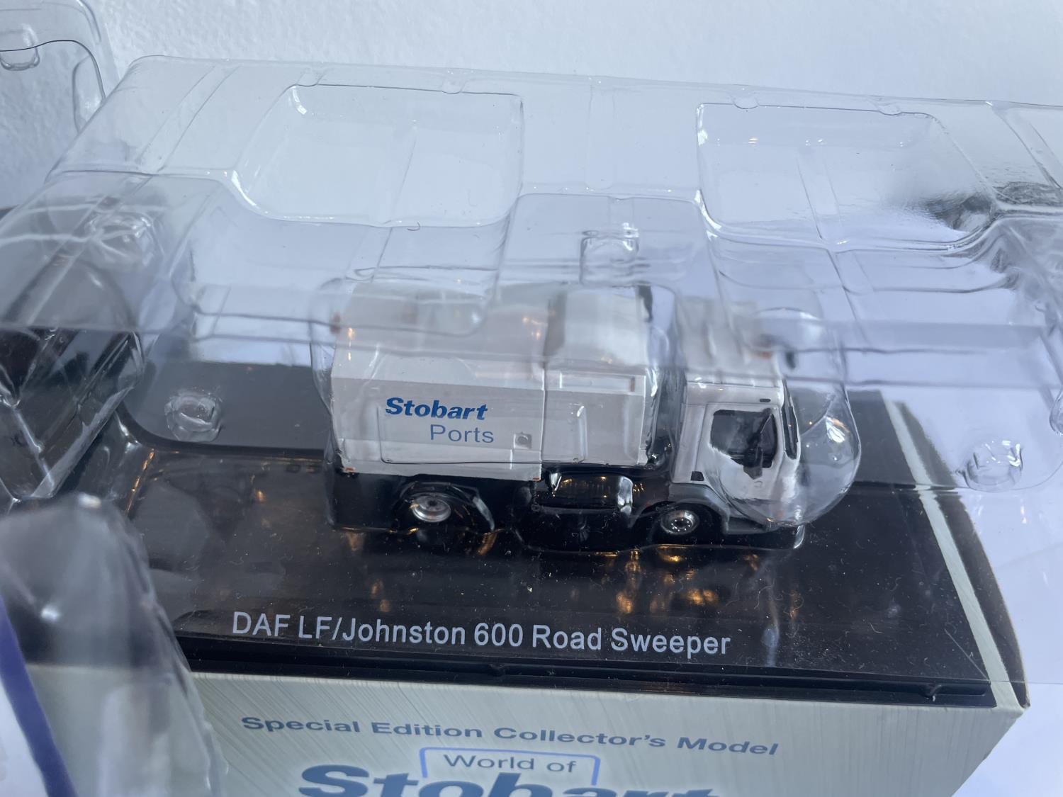 FOUR BOXED STOBART VEHICLES TO INCLUDE A ROAD SWEEPER, CHERRY PICKER, FUEL TANKER AND DUMPER THREE - Image 3 of 6