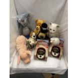 AN ASSORTMENT OF MECHANICAL AND BETTERY POWERED CUDDLY TOYS TO INCLUDE A DISNEY WHINNIE THE POOH AND