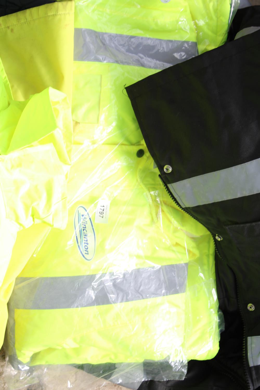 FOUR HI-VIZ JACKETS - Image 3 of 3