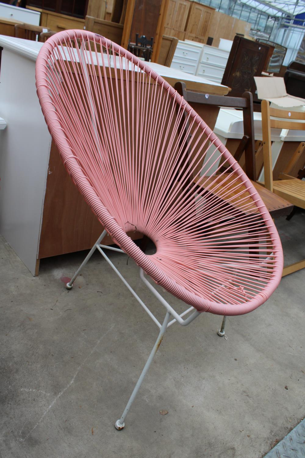 A RETRO PINK VINYL CORD APAPULCO STYLE CHAIR