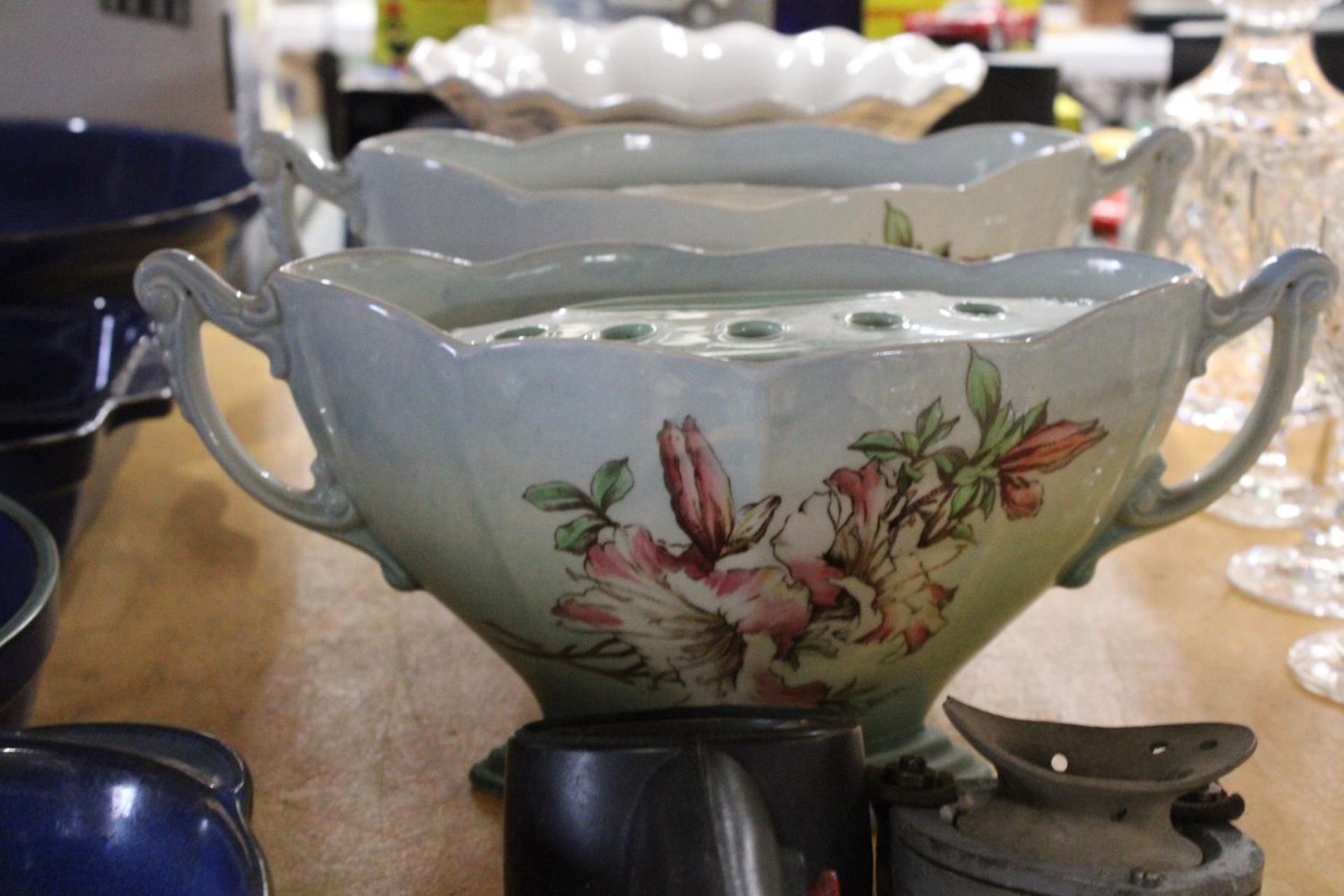 TWO VINTAGE ROYAL WINTON, GRIMWADES, PLAE GREEN WITH FLORAL PATTERN PLANTERS PLUS A LARGE BLUE AND - Image 2 of 5