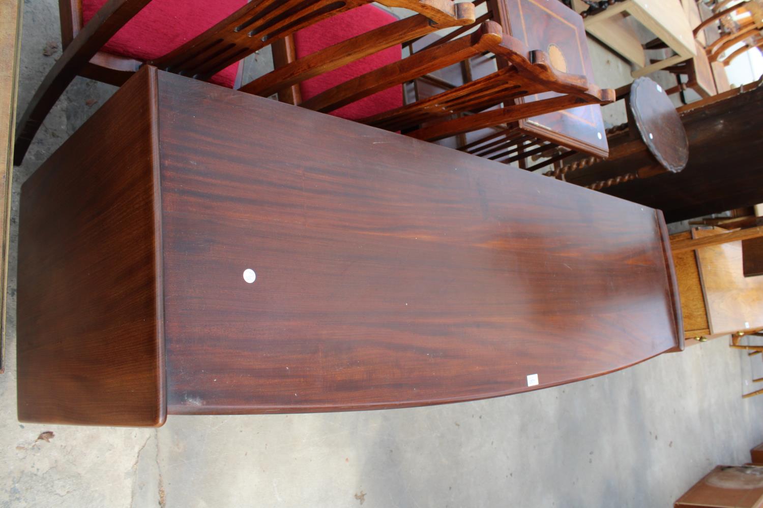 AN A YOUNGER LTD RETRO TEAK SIDEBOARD ENCLOSING TWO CUPBOARDS, FOUR DRAWERS, 66" WIDE - Bild 3 aus 7