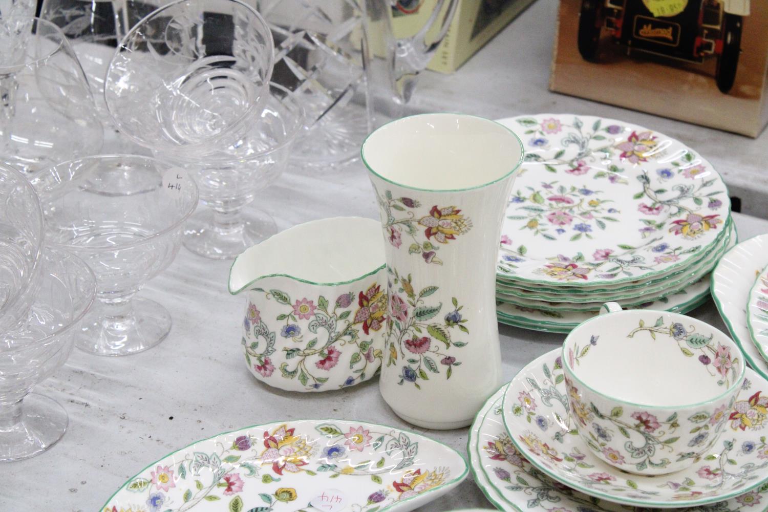 A LARGE MINTON "HADDON HALL" TEA SET TO INCLUDE CUPS, SAUCERS, SIDE PLATES, CAKE PLATES, SUGAR - Image 4 of 6
