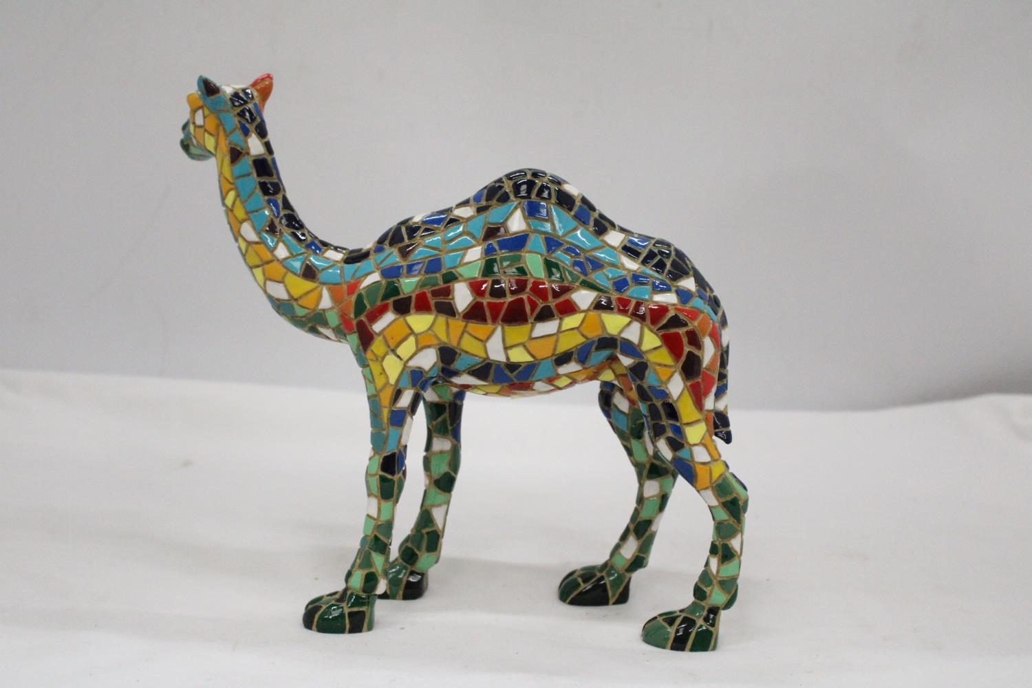 A HANDMADE SPANISH STONE CAMEL MOSAIC BY BARCINOS APPROXIMATELY 18CM HIGH - Image 3 of 5