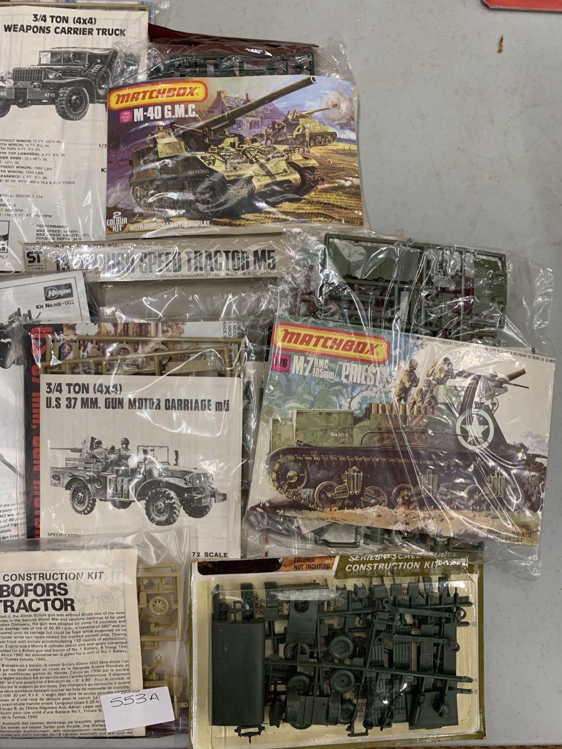 A LARGE COLLECTION OF MILITARY VEHICLE MODEL KITS TO INCLUDE MATCHBOX, AIRFIX AND OTHERS - Image 3 of 3