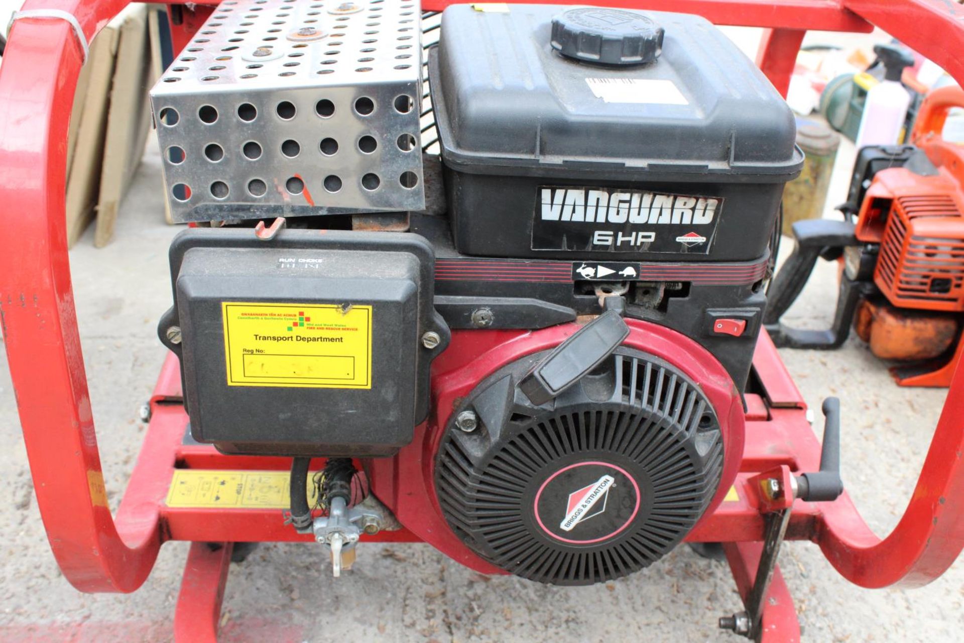 A BRIGGS AND STRATTON 118432 VANGUARD 6HP PORTABLE INDUSTRIAL FAN - Image 2 of 2