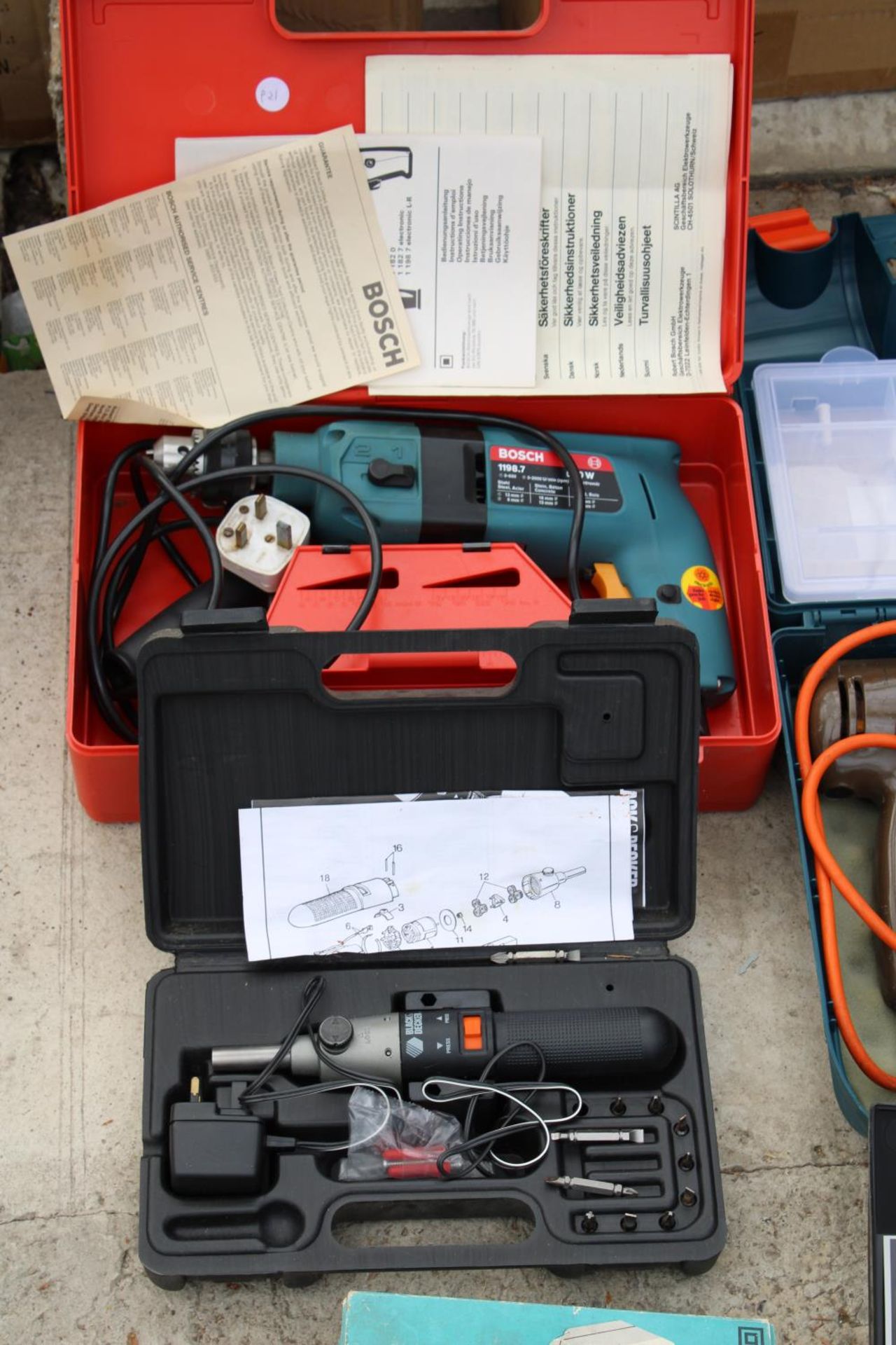 AN ASSORTMENT OF TOOLS TO INCLUDE TWO ELECTRIC DRILLS AND A BUTANE BLOWLAMP SET ETC - Image 2 of 3