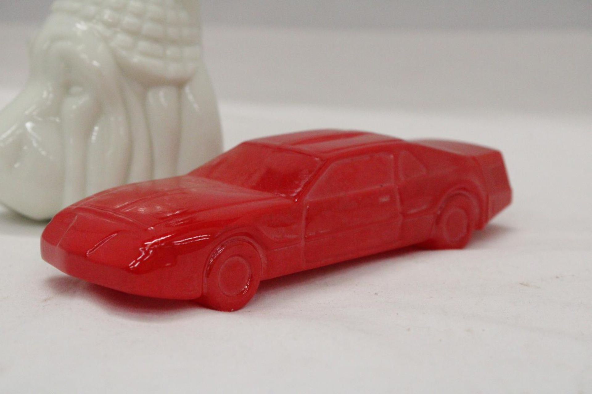 TWO AVON ITEMS TO INCLUDE A BLOODHOUD PIPE AND SPORTS CAR (BOTH FULL) - Image 2 of 7