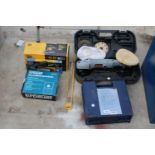 AN ASSORTMENT OF TOOLS TO INCLUDE A HALFORDS GRINDER, A HOLESAW SET AND A JCB ELECTRIC SANDER ETC