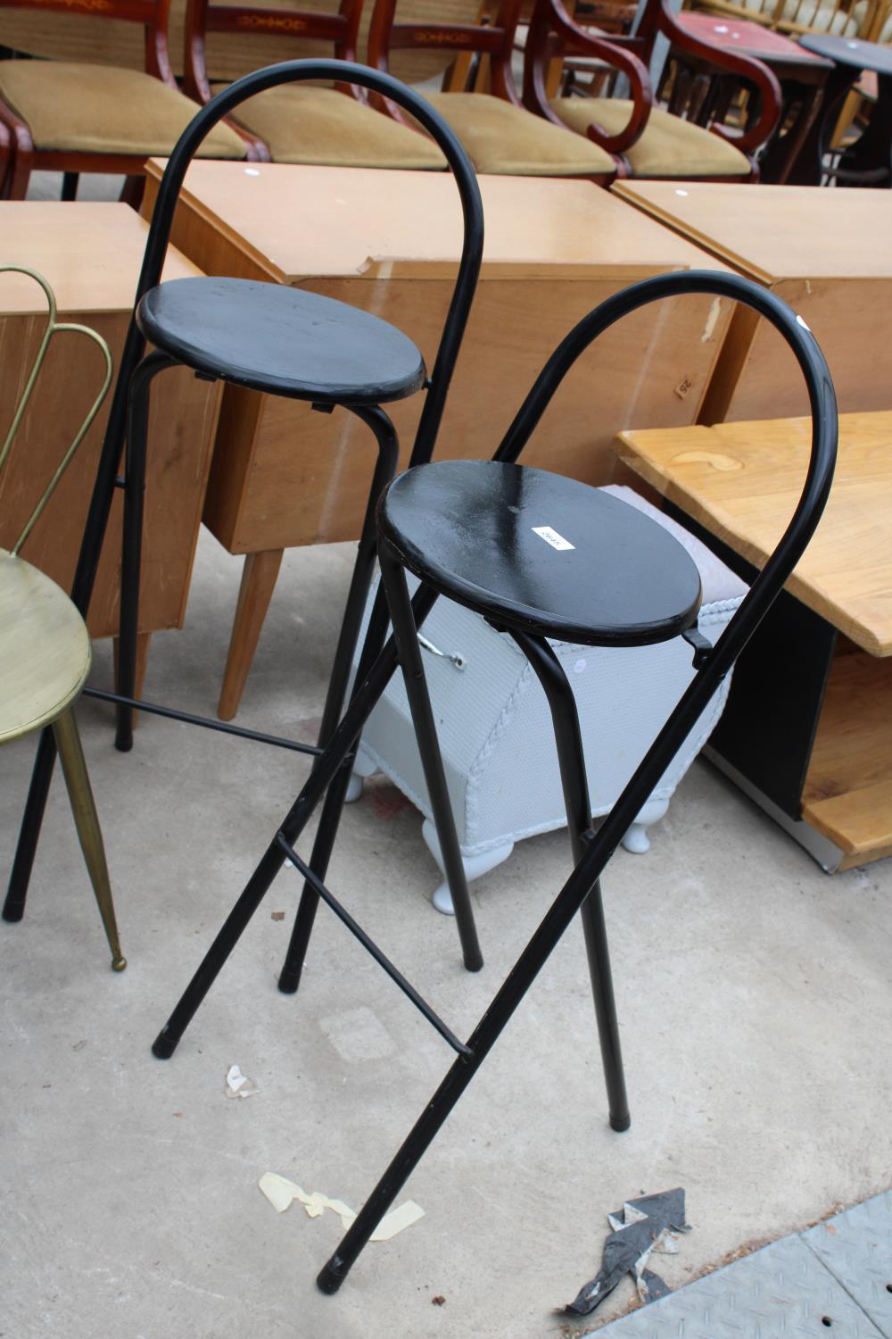 A PAIR OF HABITAT MACADAM FOLDING METAL STOOLS AND A METAL FRAMED FAN BACK CHAIR - Image 2 of 3