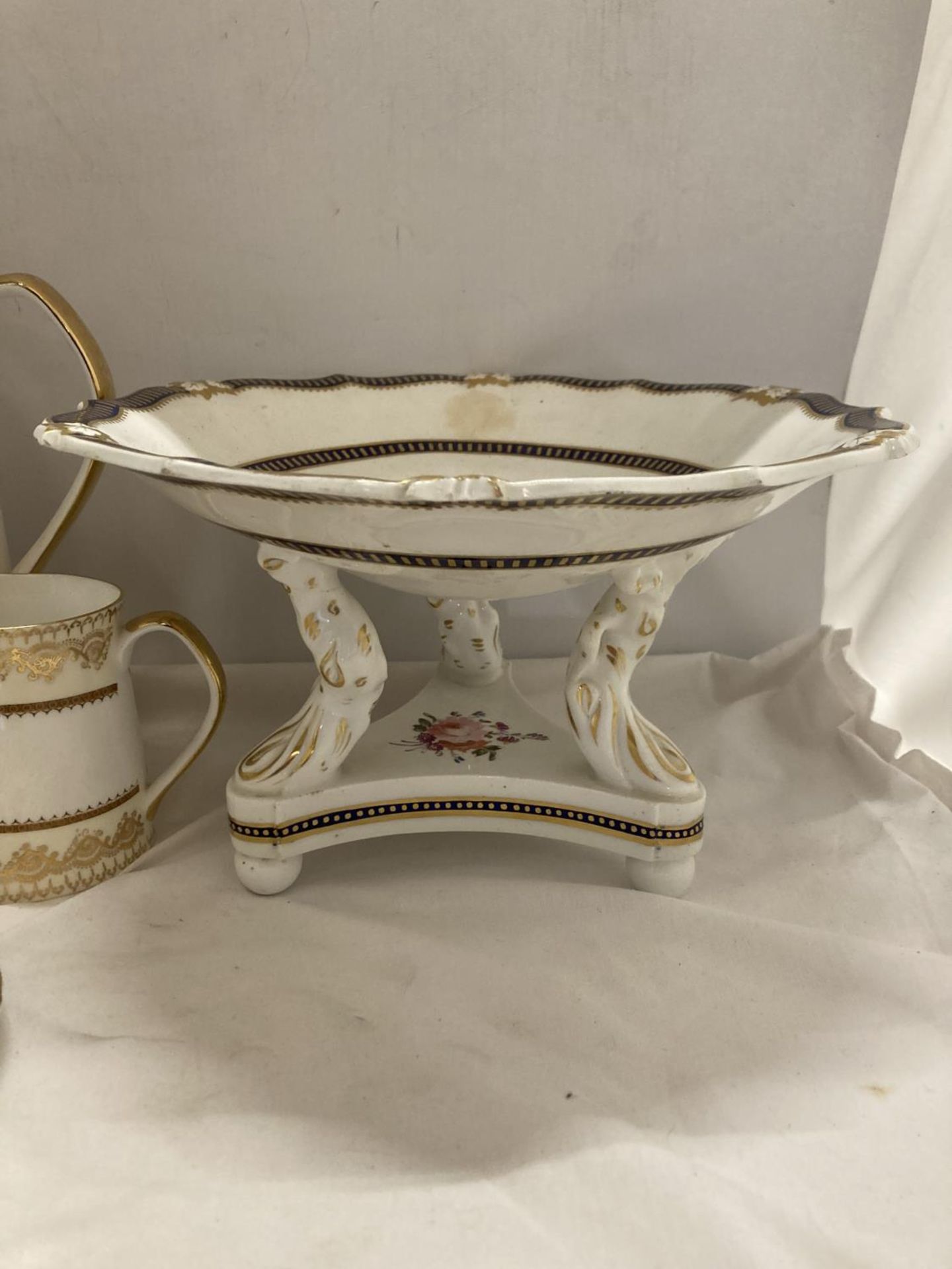 AN 'ELIZABETHAN' COFFEE SET TO INCLUDE A COFFEE POT, CREAM JUG, SUGAR BOWL, COFFEE CANS AND SAUCERS, - Image 6 of 7