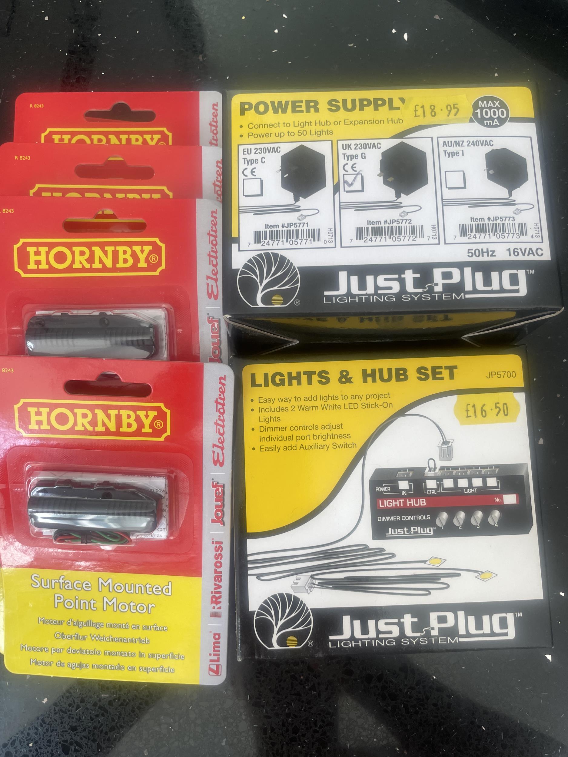 VARIOUS AS NEW MODEL RAILWAY ELECTRICALS TO INCLUDE POWER SUPPLY, LIGHTS AND HUB SET AND SIX SURFACE