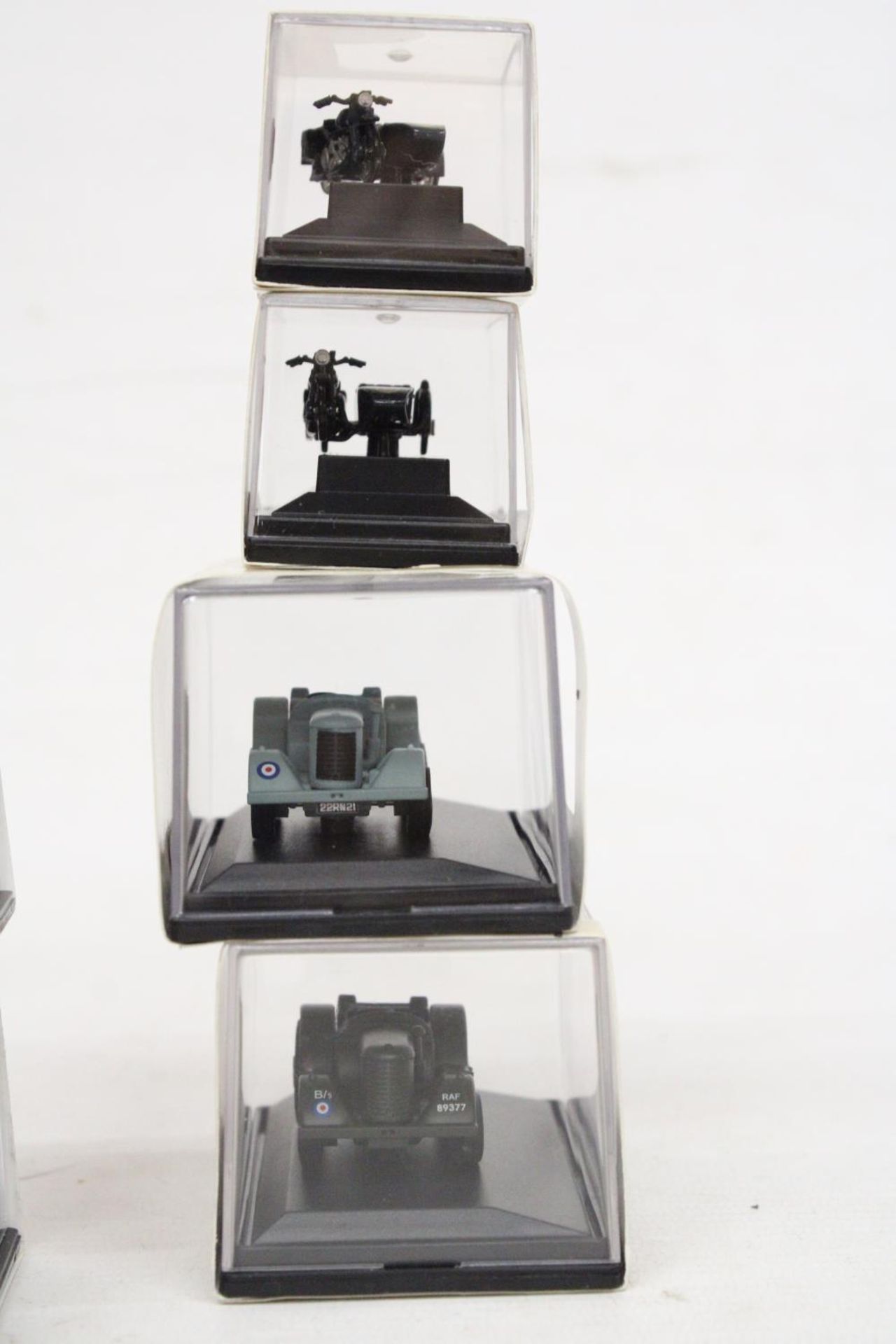 EIGHT AS NEW AND BOXED OXFORD MILITARY VEHICLES - Image 4 of 6