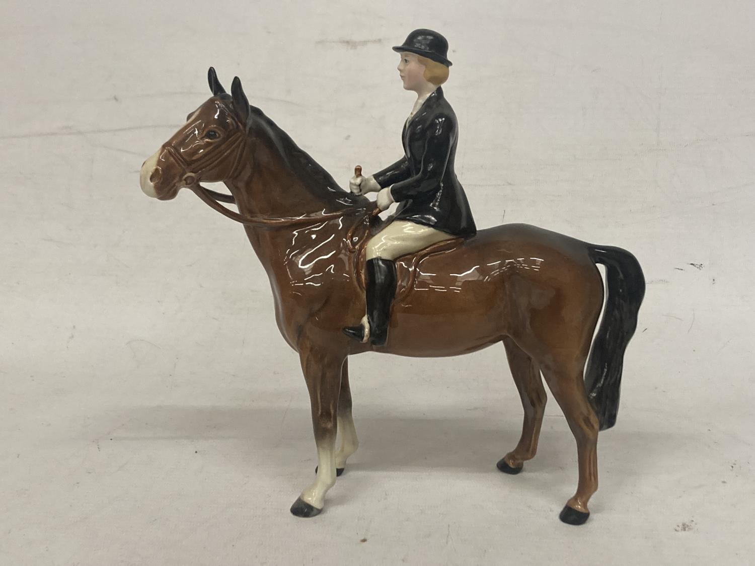 A BESWICK HUNTSWOMAN ON BAY HORSE - Image 2 of 5