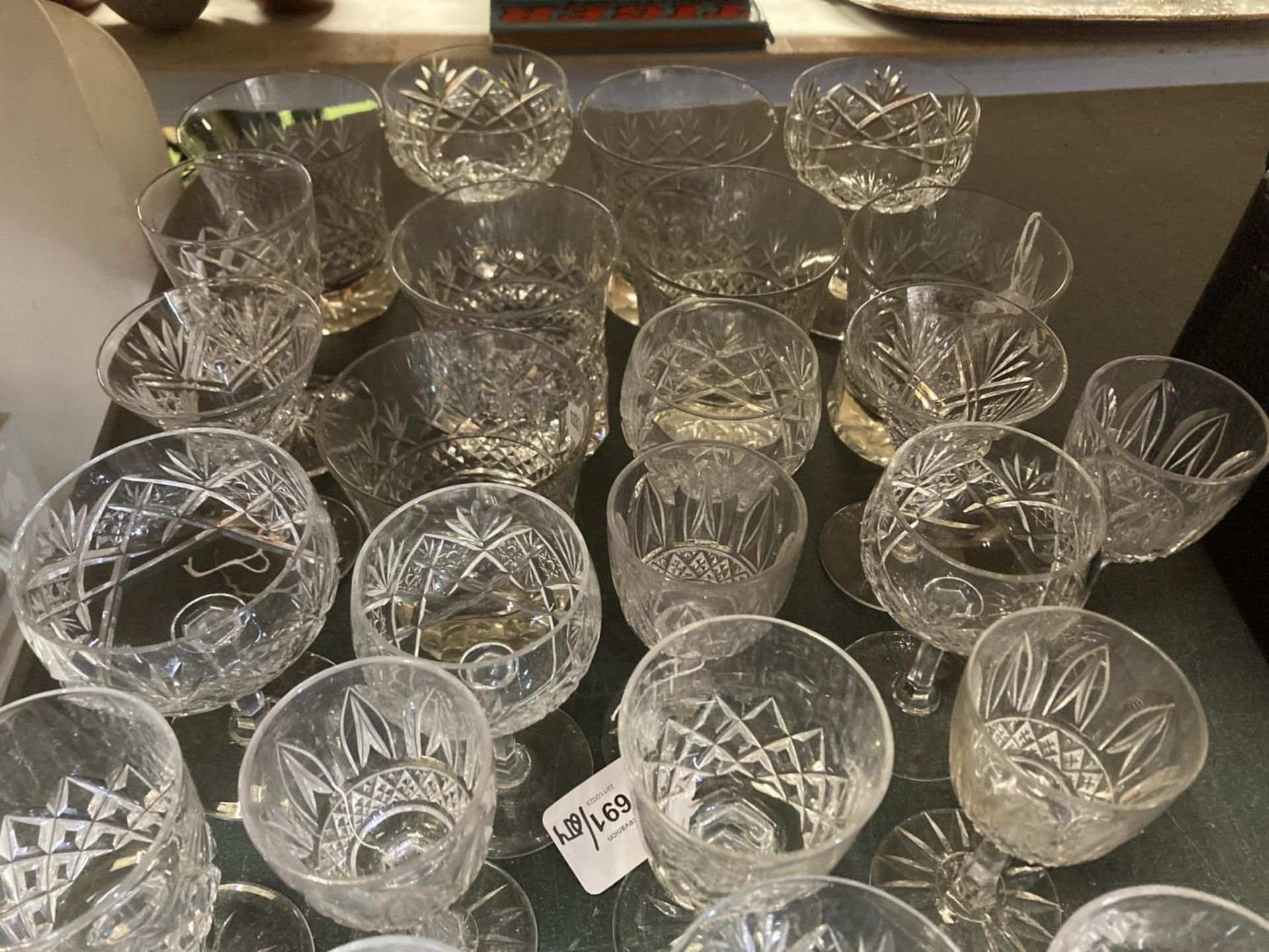 A QUANTITY OF CUT GLASSES TO INCLUDE SHERRY, COCKTAIL, TUMBLERS, PORT, ETC - Image 5 of 6