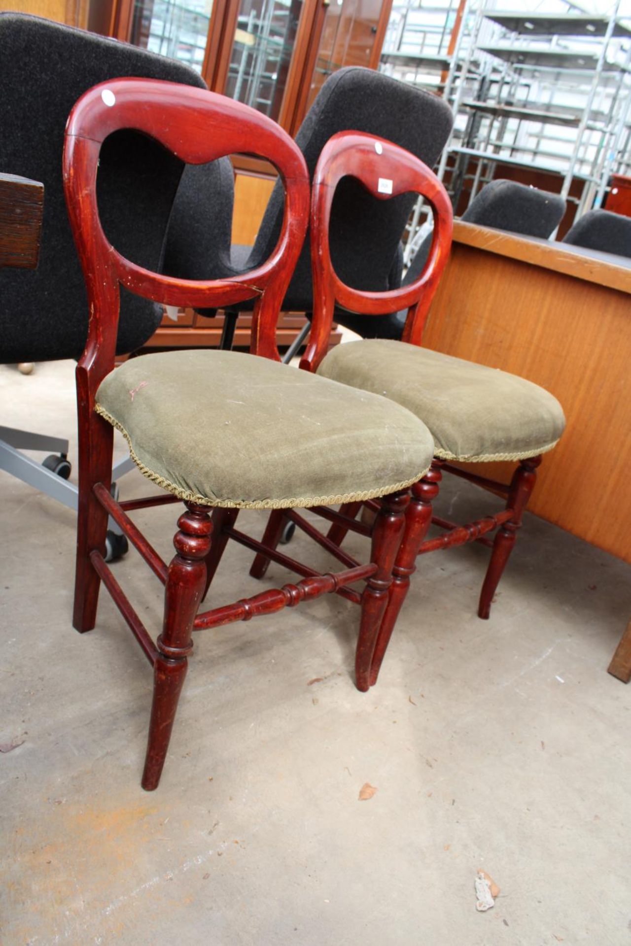 A PAIR OF VICTORIAN PARLOUR CHAIRS - Image 2 of 2