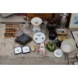 AN ASSORTMENT OF ITEMS TO INCLUDE CERAMICS, DOMINOES AND GLASS DECANTORS ETC