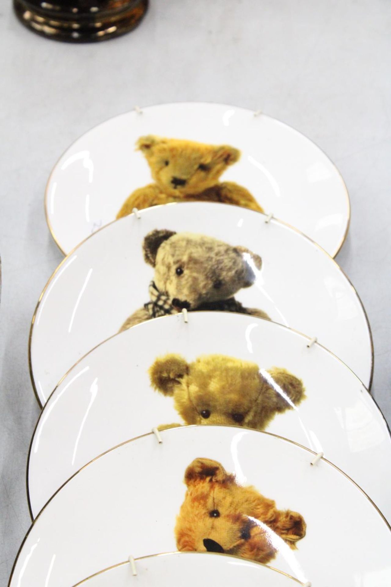 SEVEN ROYAL WORCESTER COLLECTOR'S PLATES FROM THE ULTIMATE TEDDY BEAR PLATE COLLECTION - LIMITED - Image 2 of 5