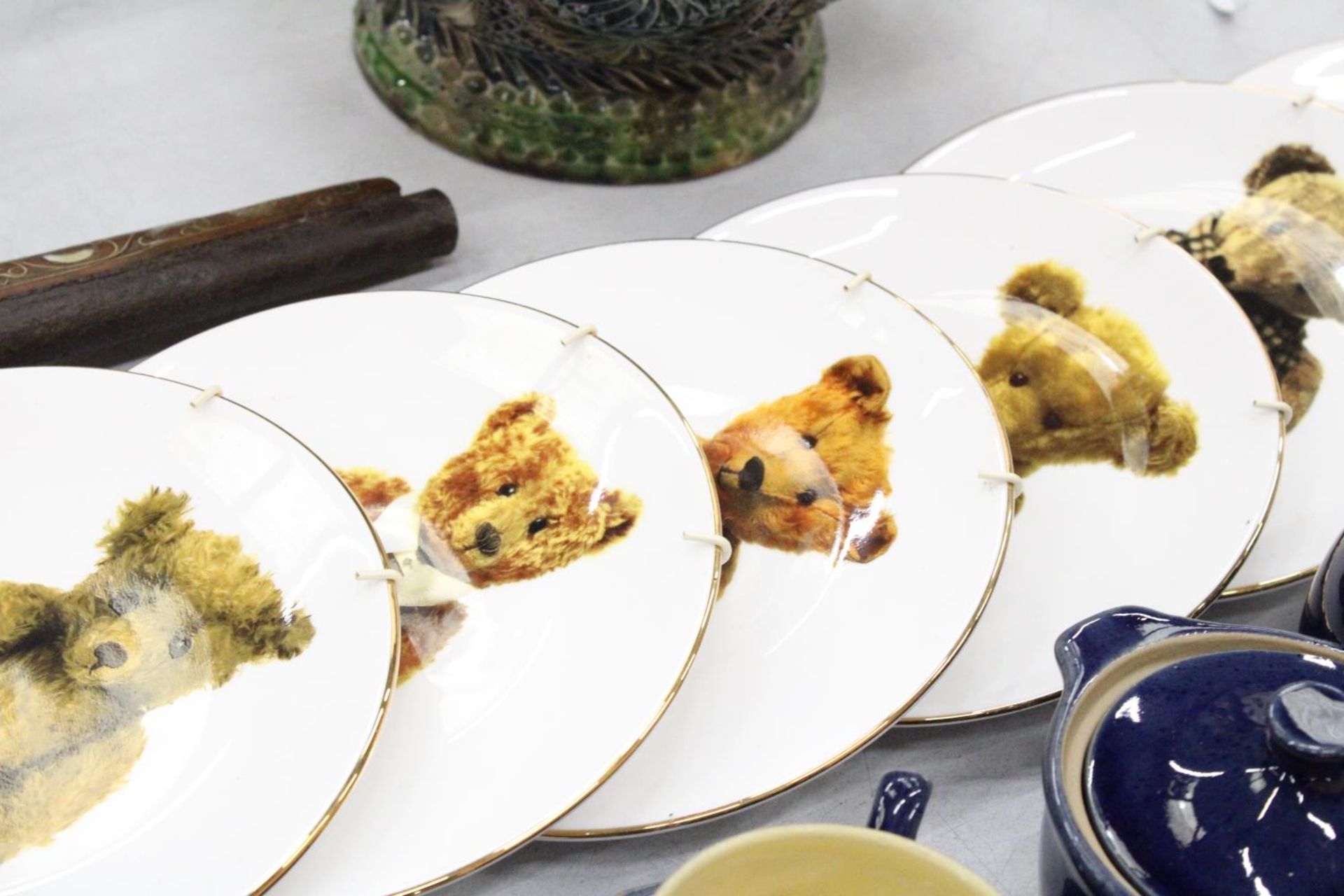 SEVEN ROYAL WORCESTER COLLECTOR'S PLATES FROM THE ULTIMATE TEDDY BEAR PLATE COLLECTION - LIMITED - Image 5 of 5