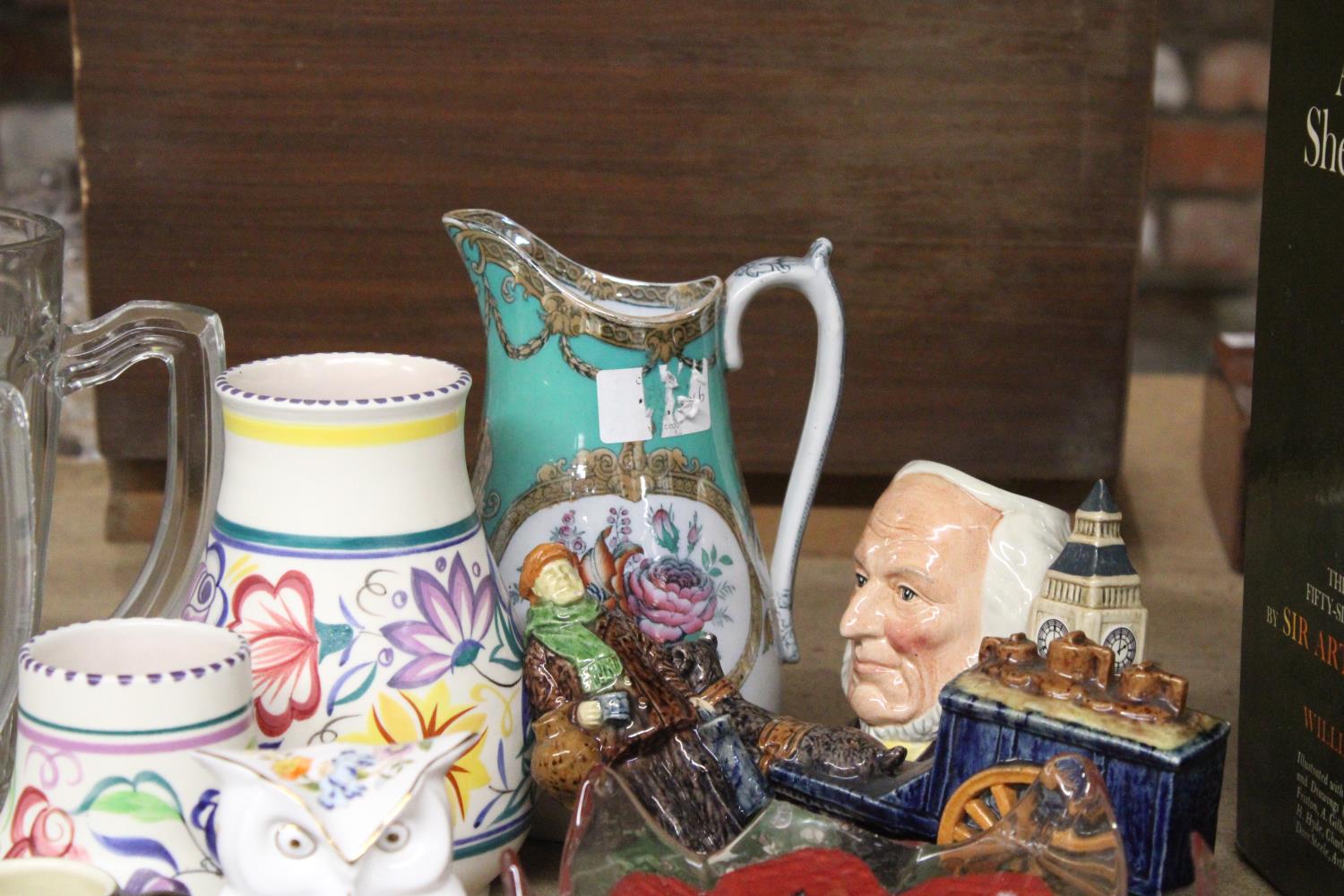 A QUANTITY OF COLLECTABLES TO INCLUDE TWO POOLE VASES,A AYNSLEY "COTTAGE GARDEN" OWL TRINKET BOX, - Image 2 of 5