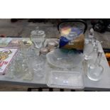 A LARGE ASSORTMENT OF GLASSWARE TO INCLUDE A DARTINGTON BOWL, DECANTORS AND SCENT BOTTLES ETC
