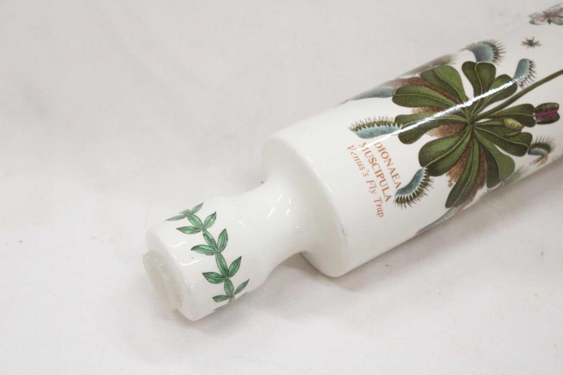 AN AS NEW PORTMERION VENUS FLY TRAP BOTANIC GARDEN ROLLING PIN - Image 4 of 5