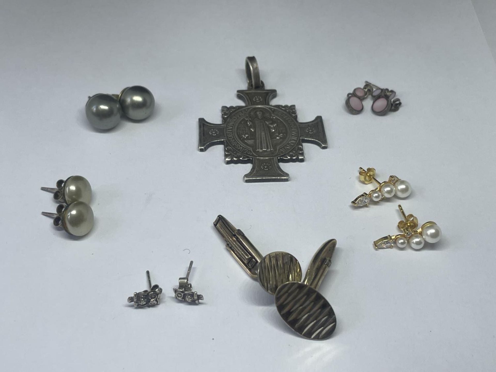 VARIOUS ITEMS TO INCLUDE FIVE PAIRS OF EARRINGS, A RELIGIOUS PENDANT AND A PAIR OF CUFFLINKS