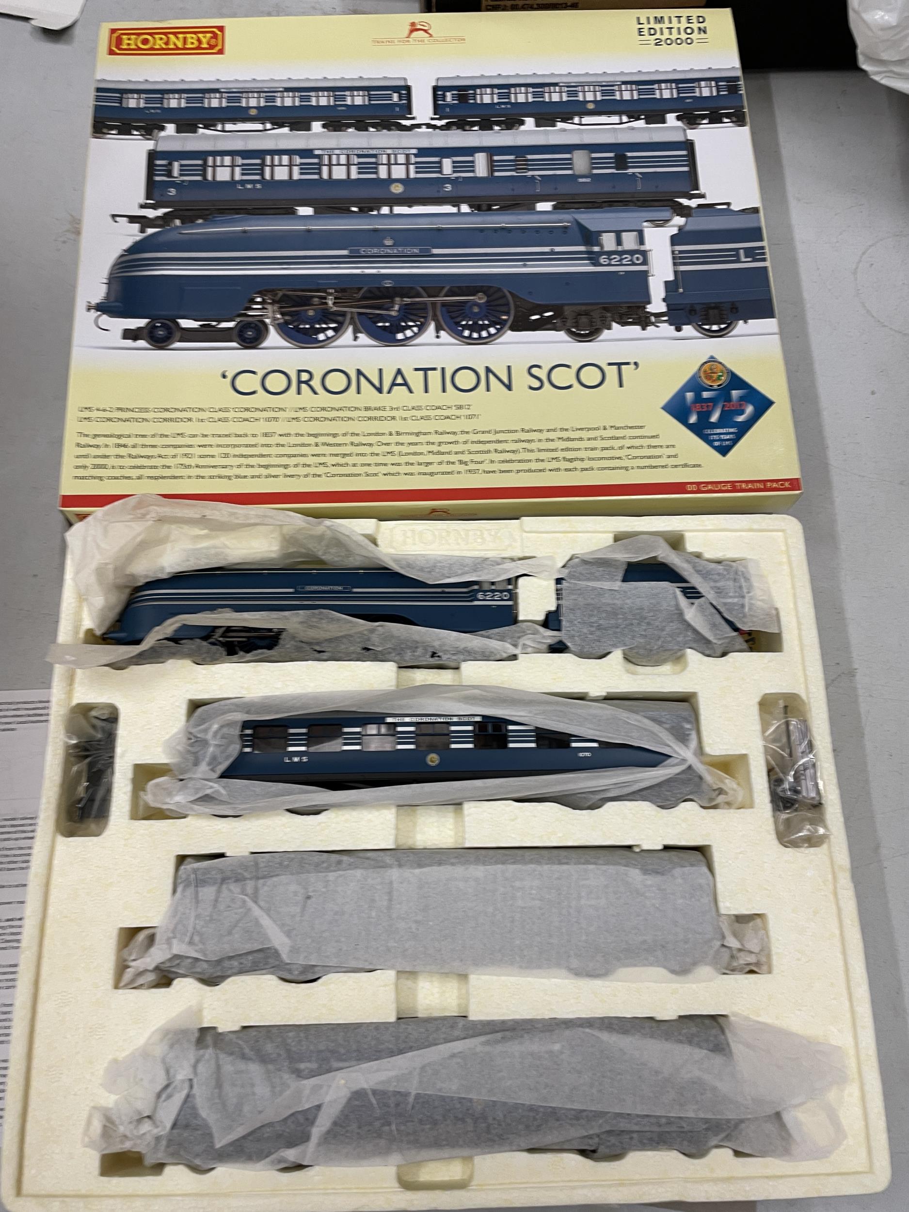 AN AS NEW AND UNUSED BOXED HORNBY LIMITED EDITION 2000 NUMBER 0674 'CORONATION SCOT' RAILWAY - Image 2 of 5