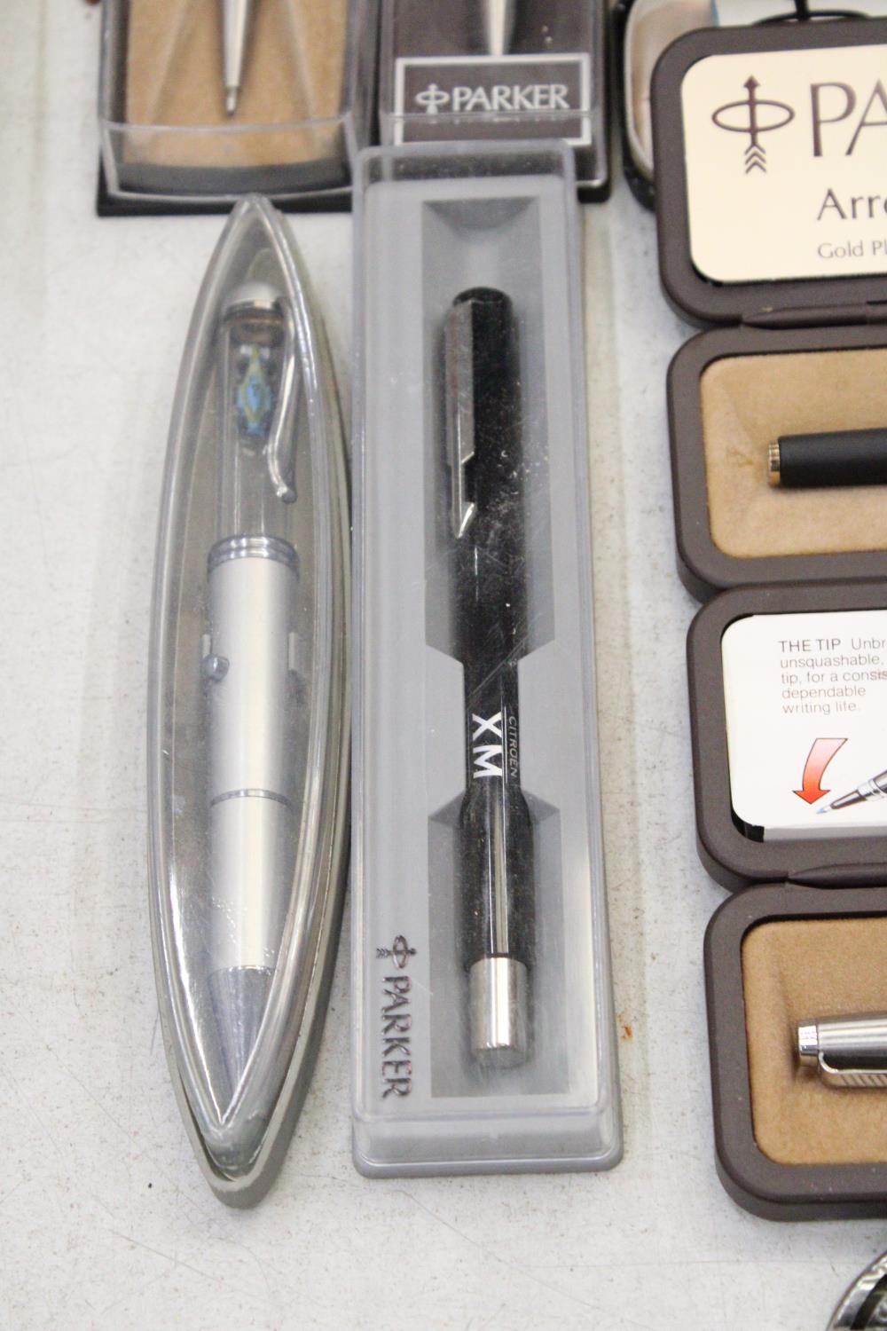 A COLLECTION OF CARTRIDGE AND BALLPOINT PENS, SOME IN BOXES, TO INCLUDE PARKER, ETC - Image 3 of 7