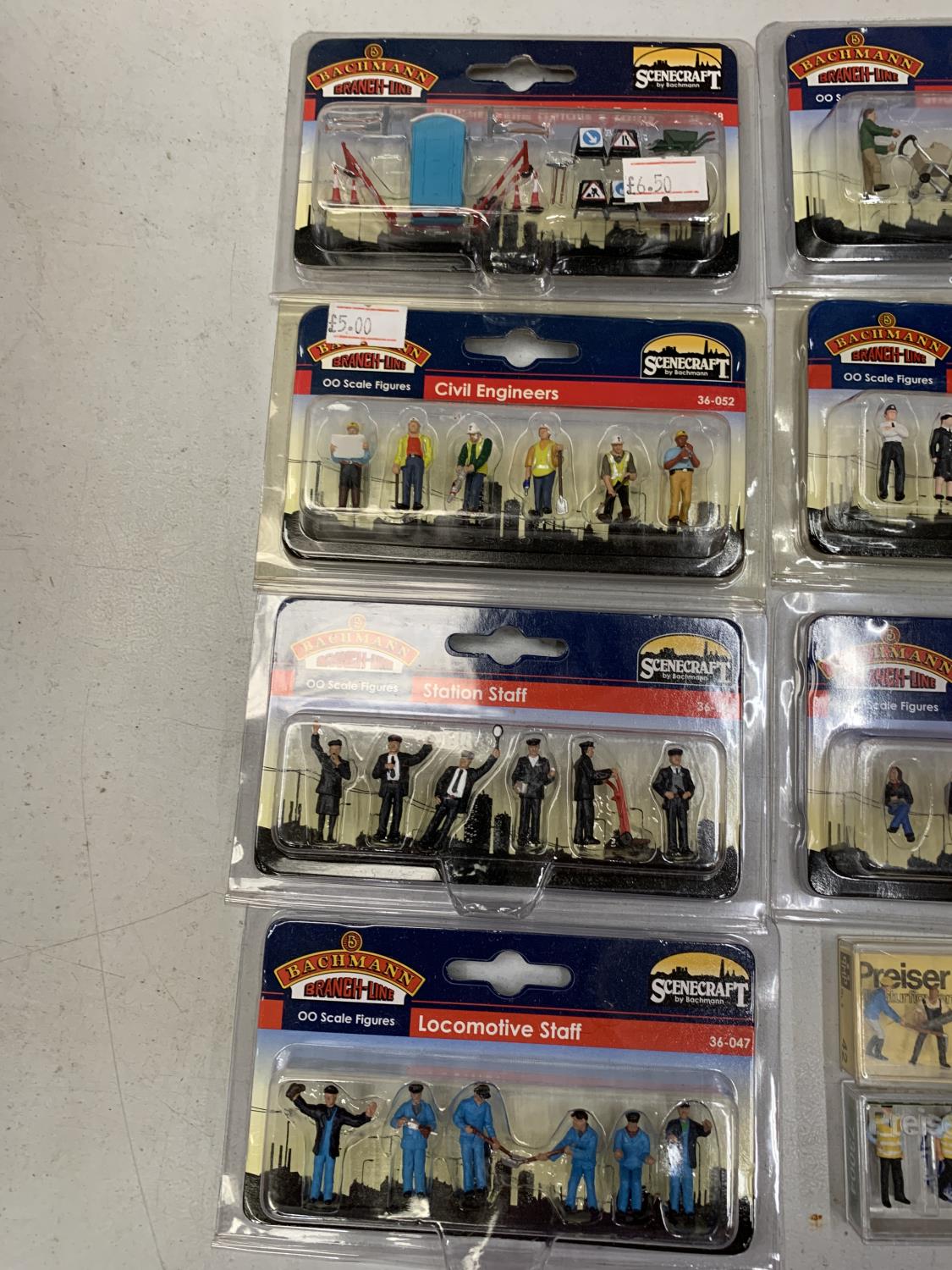 SIXTEEN BOXED BACHMANN, NOCH AND PREISER MINIATURE FIGURES TO INCLUDE BUILDING, SECURITY, - Image 2 of 4
