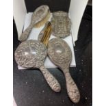FIVE PIECES OF HALLMARKED BIRMINGHAM SILVER TO INCLUDE A BRUSH, TWO MIRRORS, A COMB AND A TRAY