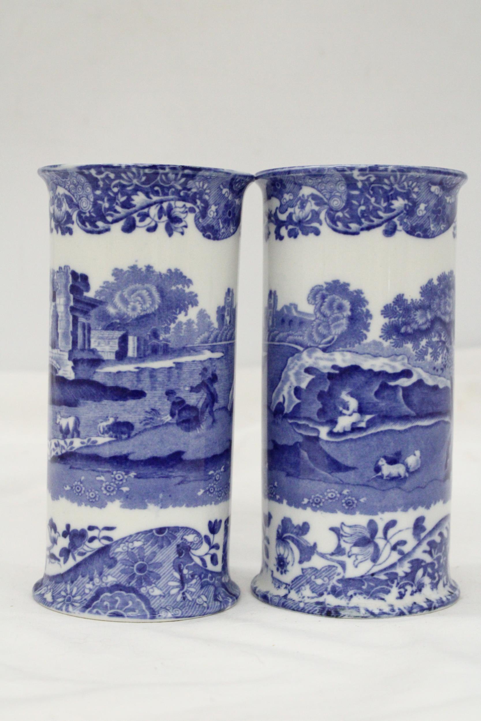 A PAIR OF COPELAND SPODE, 'ITALIAN' CYLINDER VASES, HEIGHT 15CM - Image 2 of 5