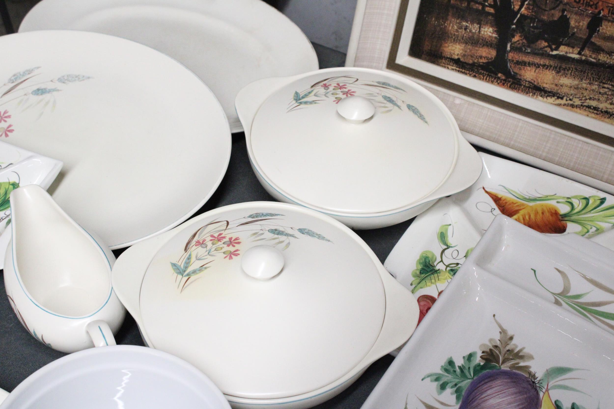 A QUANTITY OF DINNERWARE TO INCLUDE, J G MEAKIN SERVING DISHES AND PLATES, NIBBLES PLATES, A ROYAL - Image 3 of 6