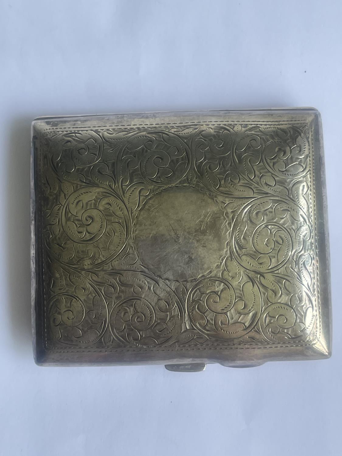 A HALLMARKED CHESTER SILVER CIGARETTE CASE GROSS WEIGHT 94 GRAMS