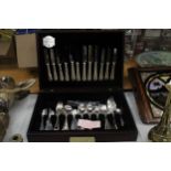 A BOXED BUTLER OF SHEFFIELD CAVENDISH COLLECTION CUTLERY SET