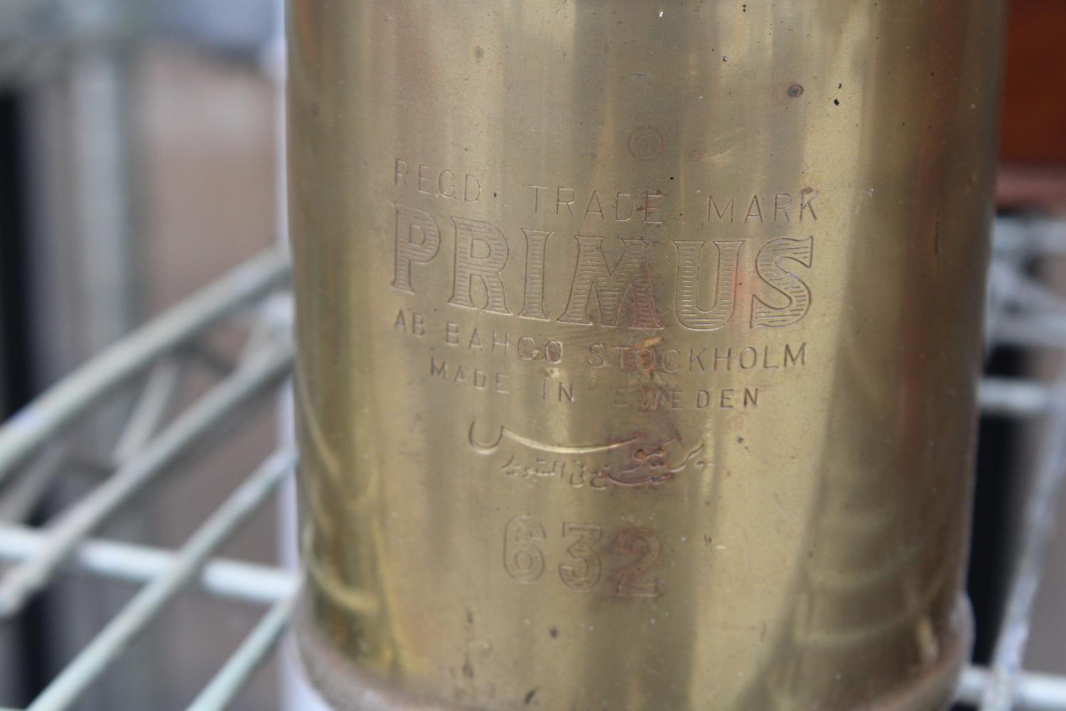 TWO VINTAGE BRASS BLOW TORCHES TO INCLUDE A PRIMUS AND A BUTLER ETC - Image 3 of 3