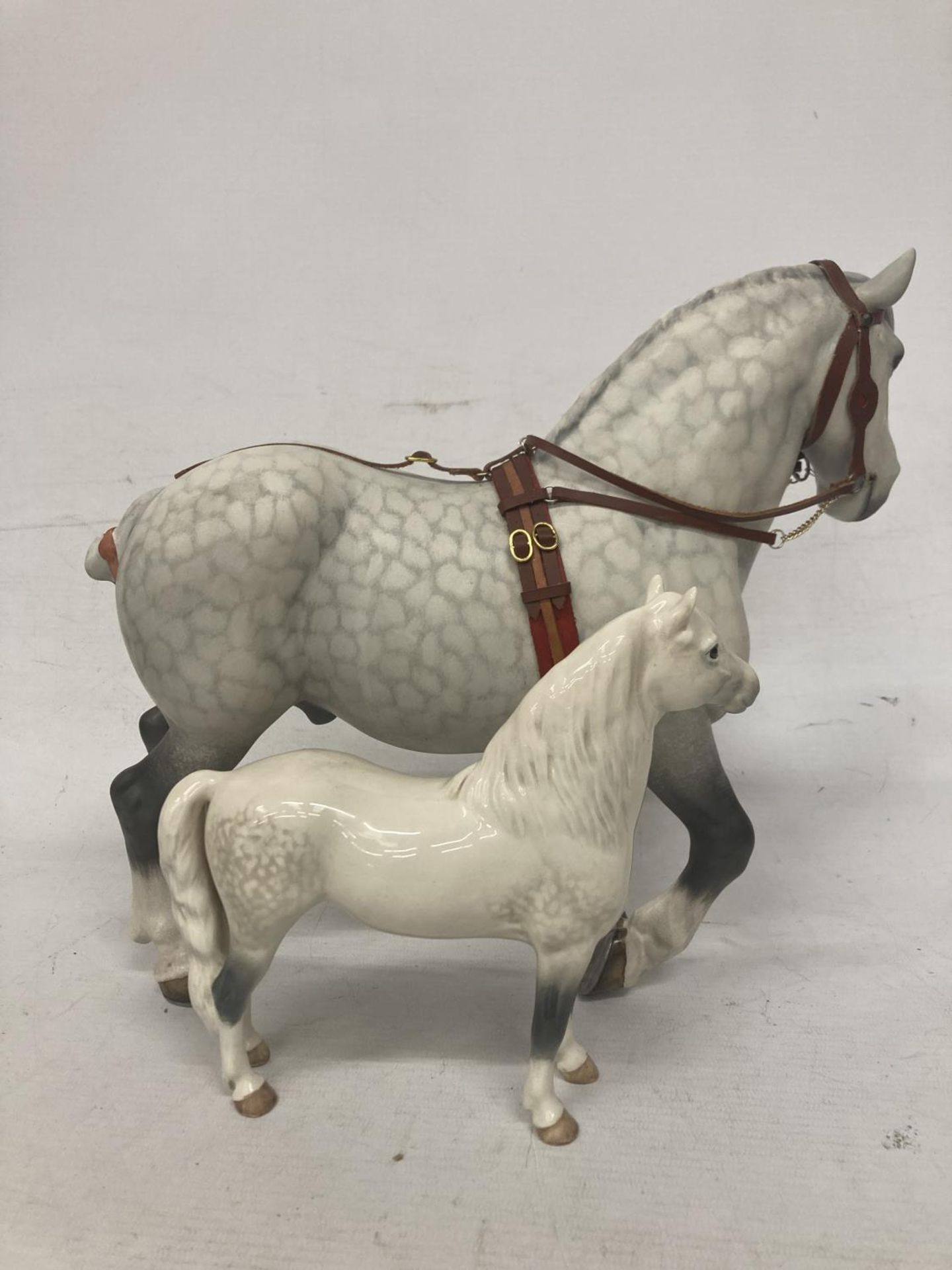 A BESWICK PERCHERON HARNESSED DAPPLE GREY HORSE TOGETHER WITH A BESWICK GREY GLOSS WELSH MOUNTAIN - Image 4 of 6