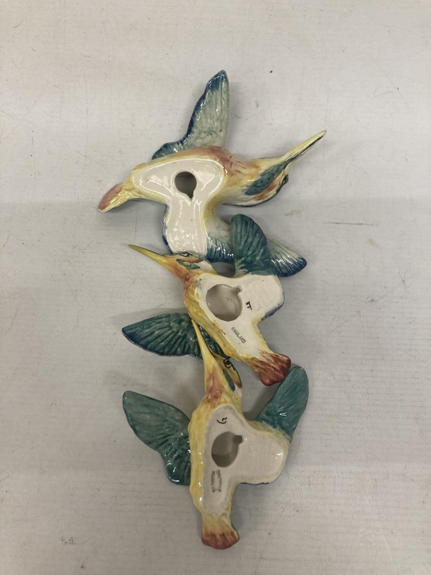 THREE DESCENDING BESWICK KINGFISHER WALL PLAQUES - Image 3 of 3