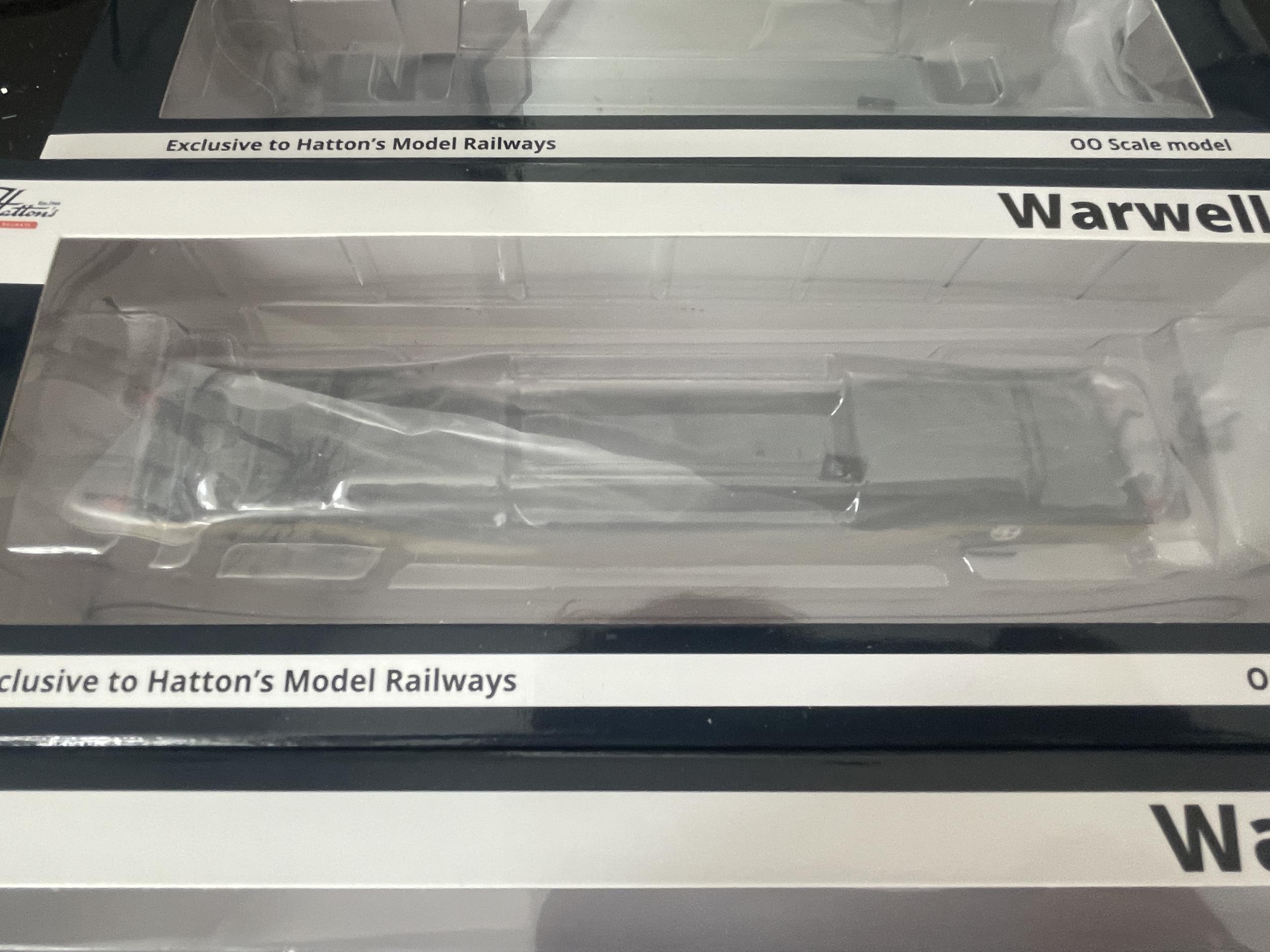 THREE BOXED WARWELL 00 GAUGE WAGONS 50T WITH DIAMOND FRAME BOGIES (EXCLUSIVE TO HATTONS MODEL - Bild 2 aus 3