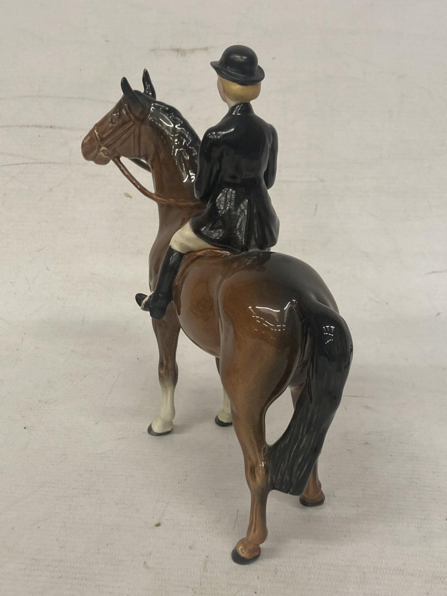 A BESWICK HUNTSWOMAN ON BAY HORSE - Image 3 of 5